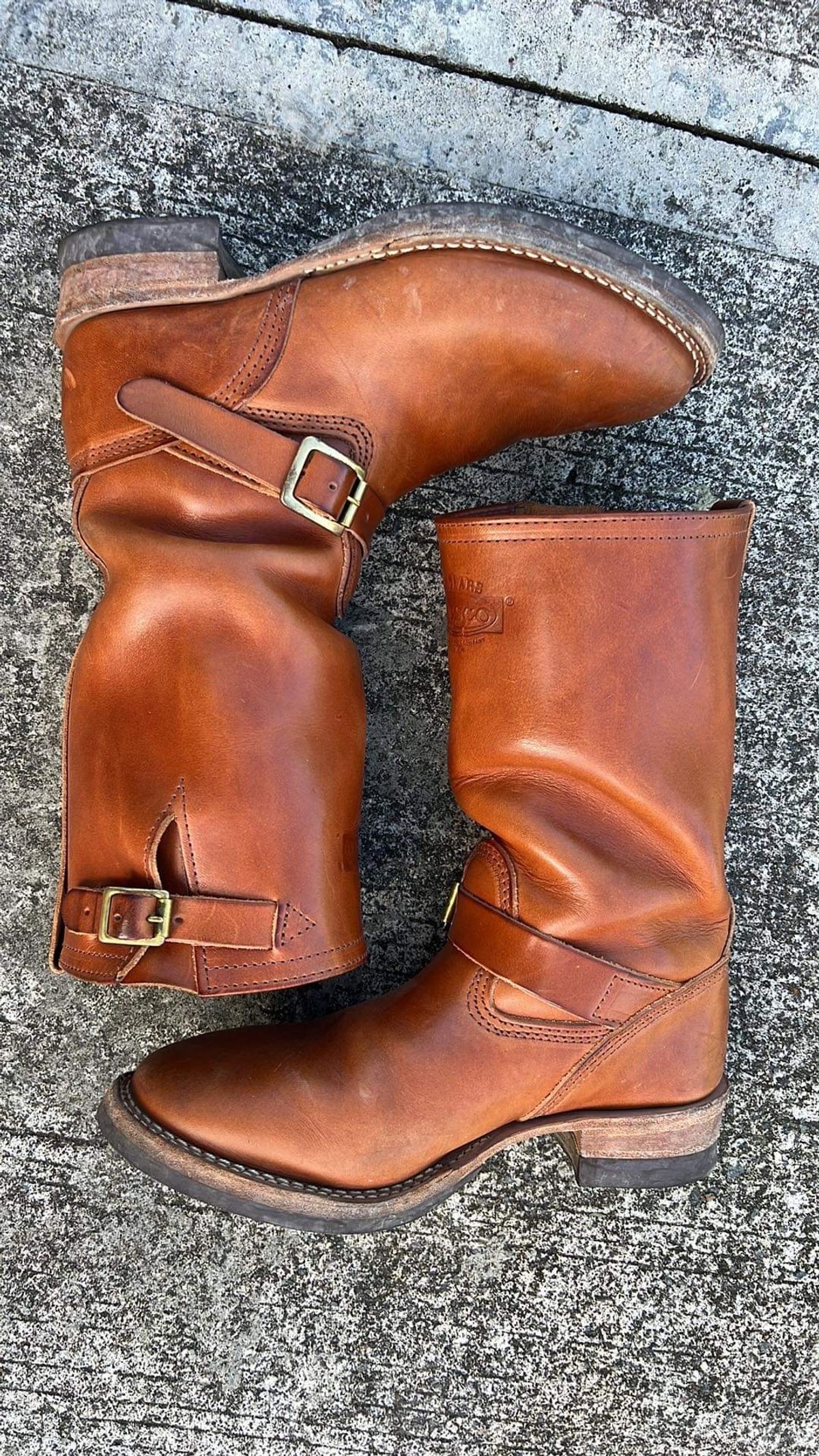 Photo by elmer.richard on March 2, 2024 of the Wesco Boss Engineer Boot in Wickett & Craig Buck Brown Traditional Harness.