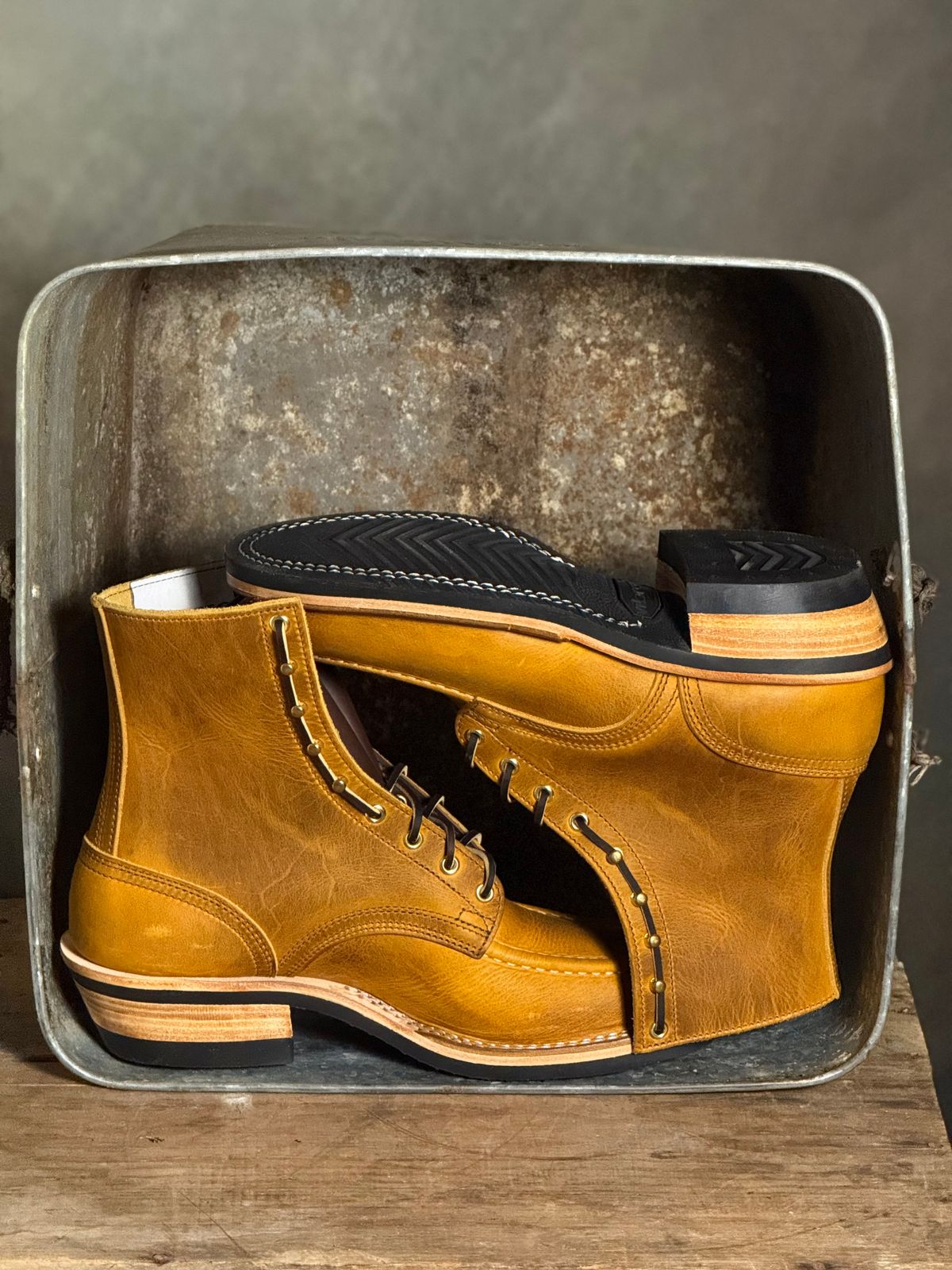 Photo by DocLineman on October 3, 2025 of the Nicks Ranger MTO in Horween Acorn Cypress.