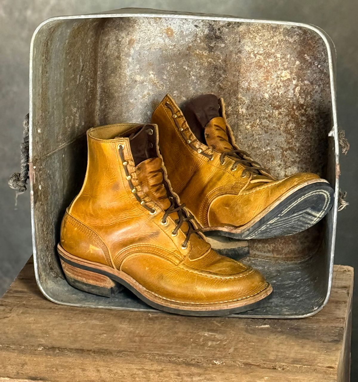 Photo by DocLineman on October 31, 2025 of the Nicks Ranger MTO in Horween Acorn Cypress.