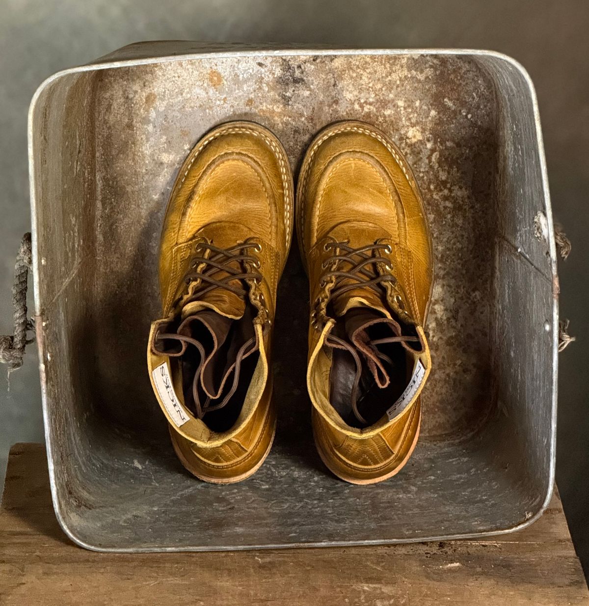 Photo by DocLineman on October 31, 2025 of the Nicks Ranger MTO in Horween Acorn Cypress.