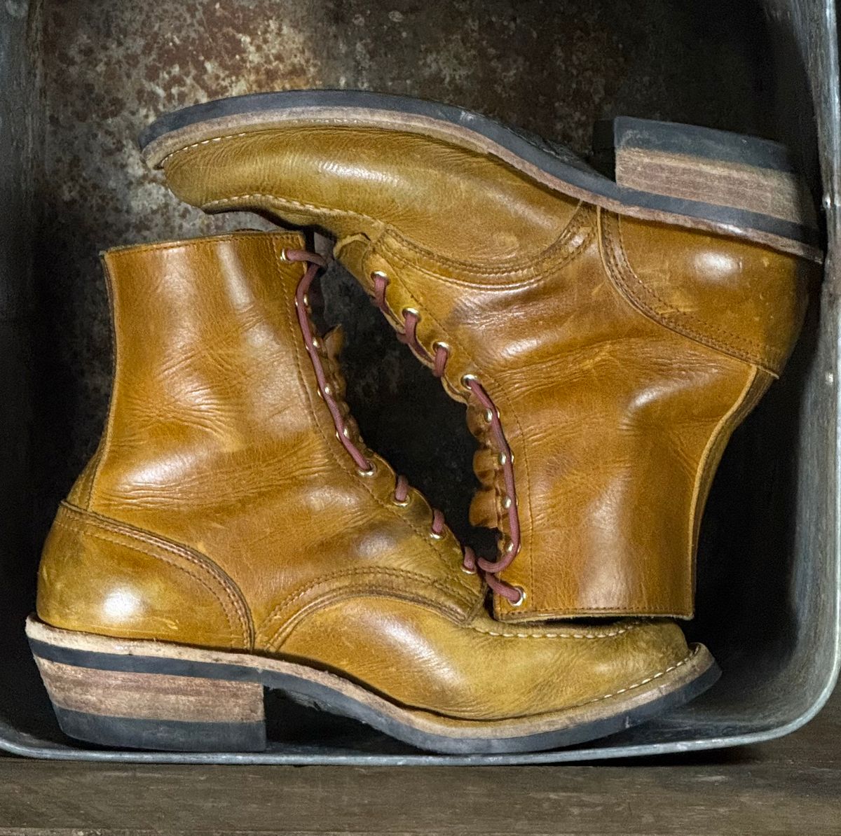 Photo by DocLineman on January 2, 2026 of the Nicks Ranger MTO in Horween Acorn Cypress.