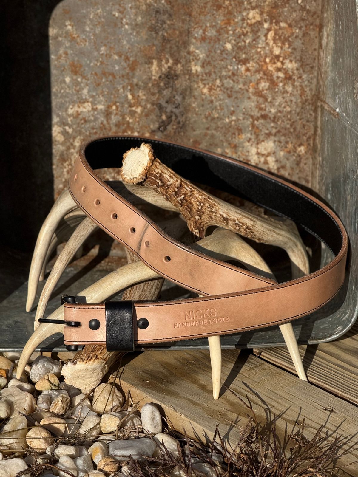 Photo by DocLineman on December 1, 2025 of the Nicks Natural Blackout in Wickett & Craig Natural Veg Tan.