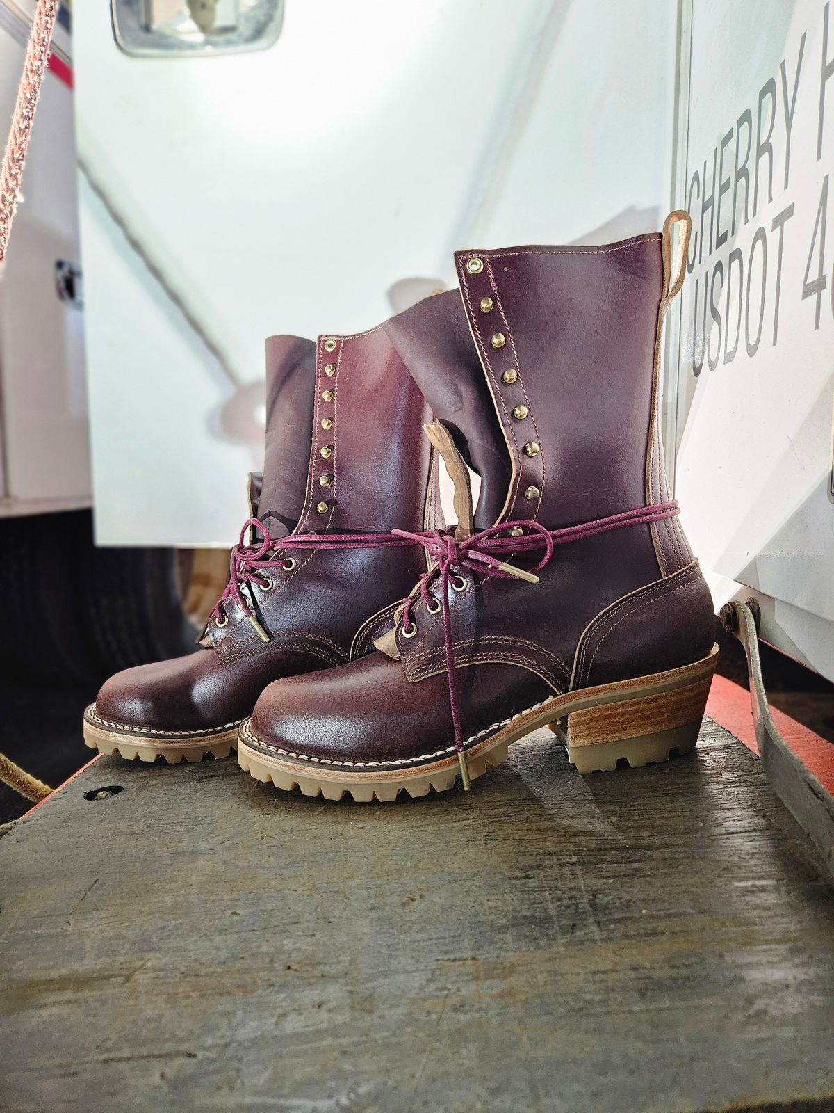 Photo by DocLineman on October 1, 2024 of the Nicks MTO in Horween Tan Waxed Flesh.