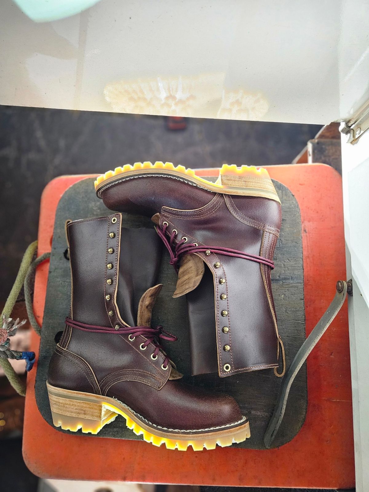 Photo by DocLineman on October 1, 2024 of the Nicks MTO in Horween Tan Waxed Flesh.