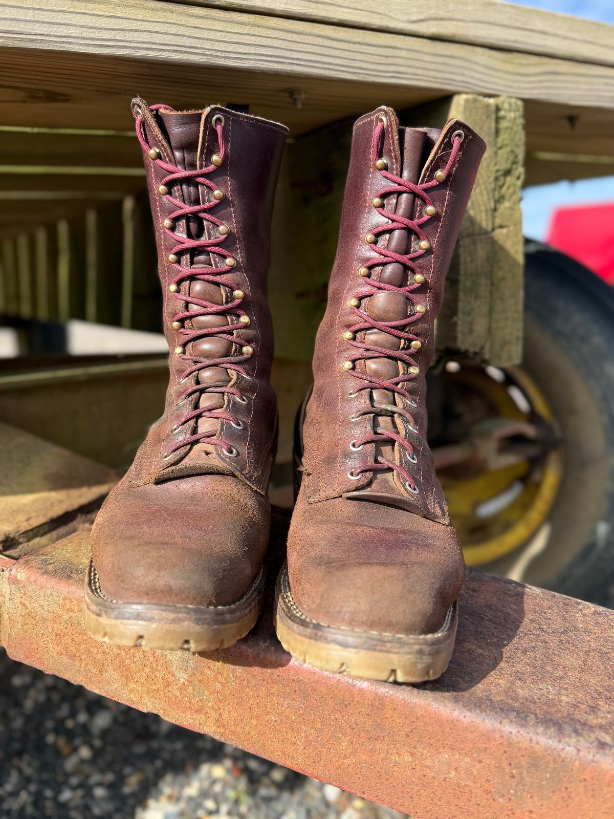 Photo by DocLineman on January 1, 2025 of the Nicks MTO in Horween Tan Waxed Flesh.