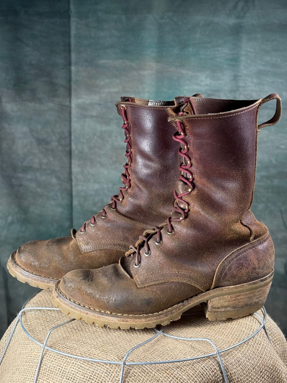 Photo by DocLineman on March 1, 2025 of the Nicks MTO in Horween Tan Waxed Flesh.
