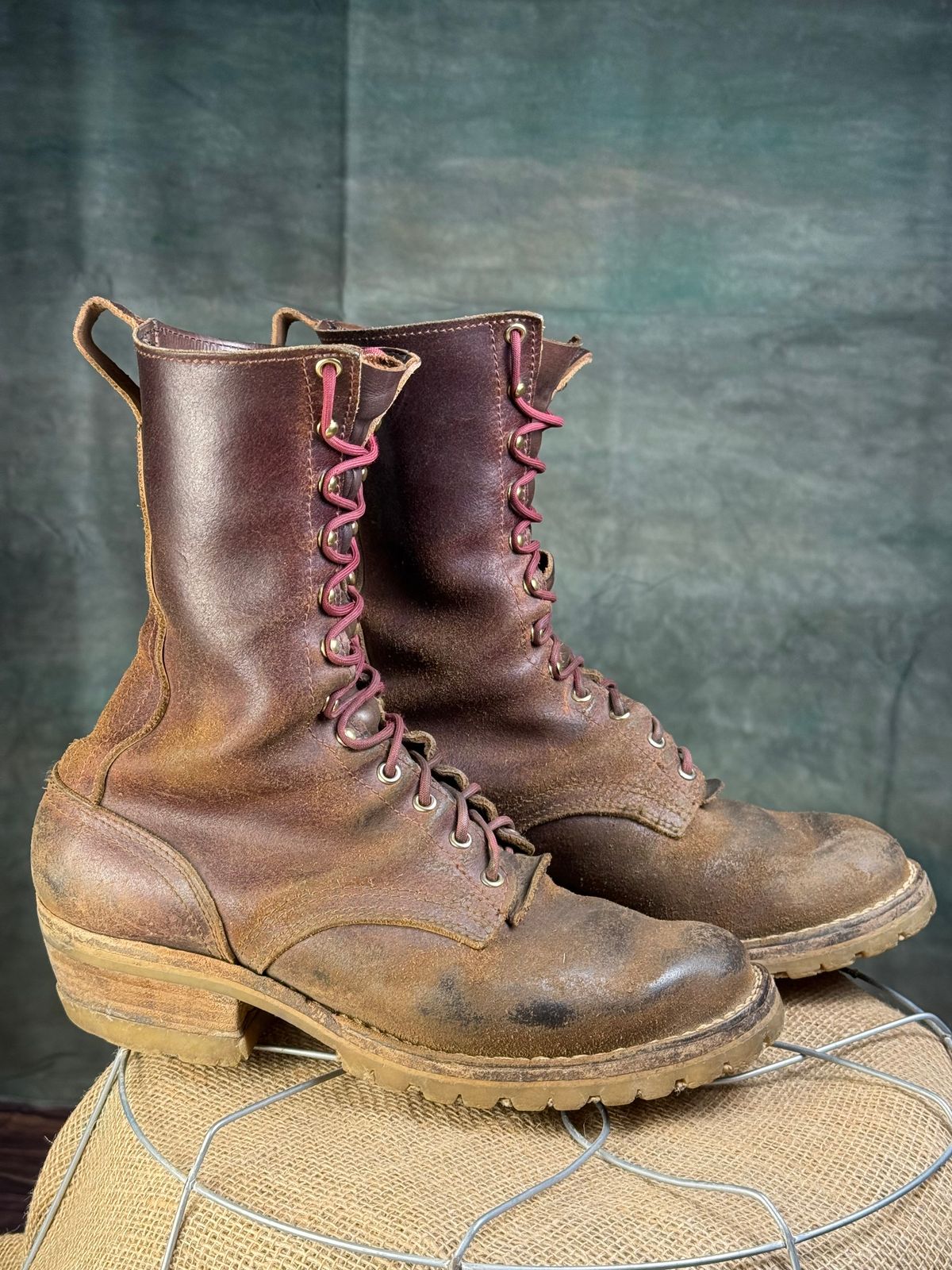 Photo by DocLineman on March 1, 2025 of the Nicks MTO in Horween Tan Waxed Flesh.