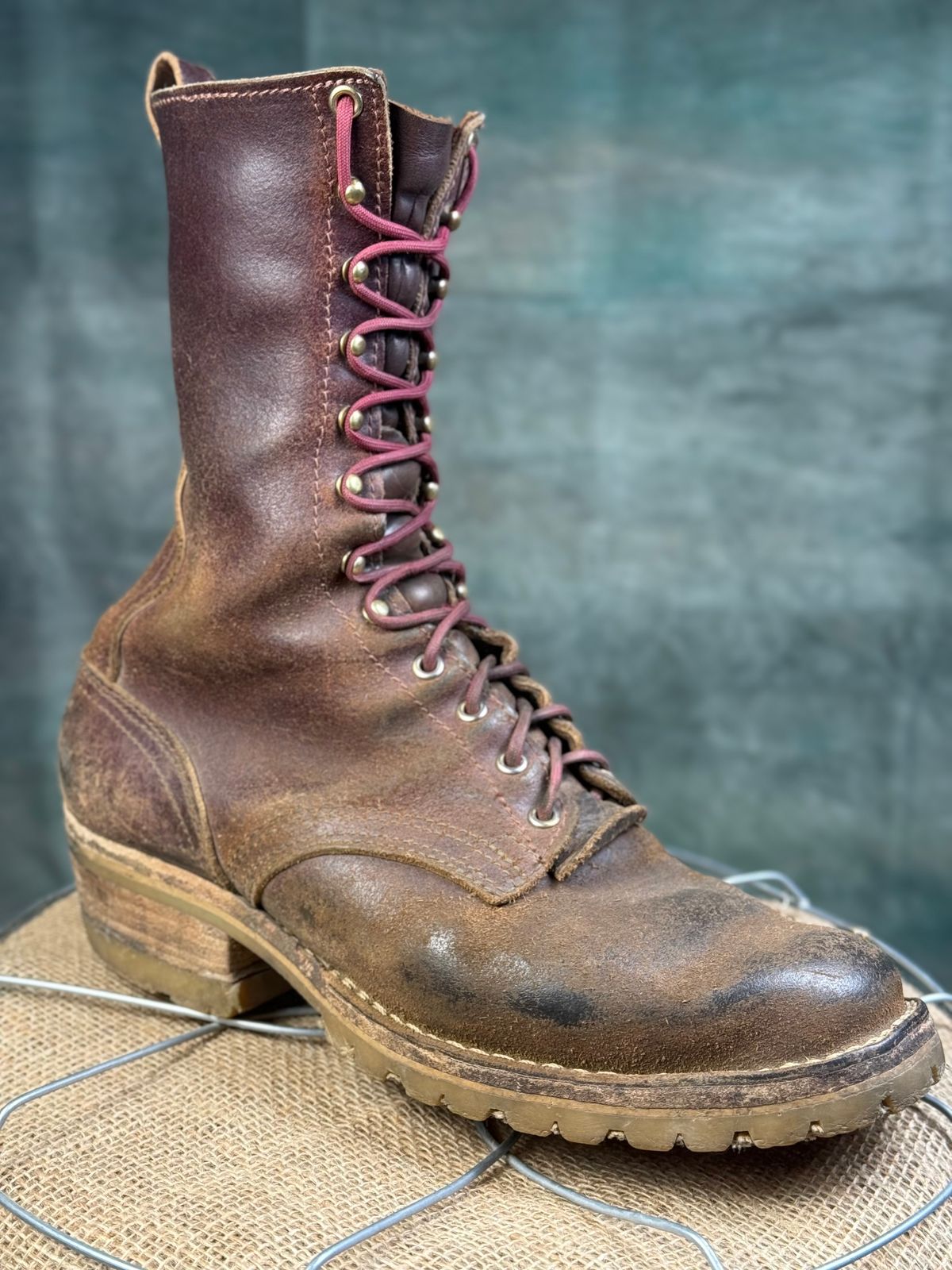 Photo by DocLineman on March 1, 2025 of the Nicks MTO in Horween Tan Waxed Flesh.