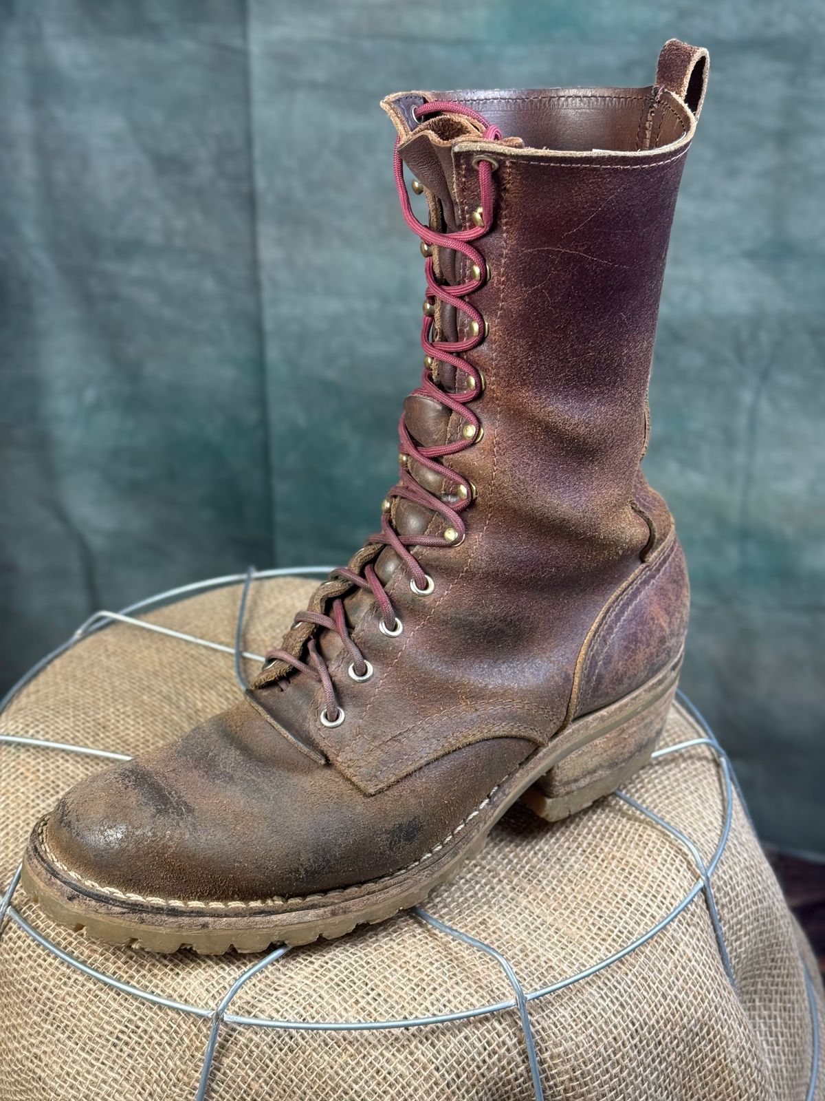 Photo by DocLineman on March 1, 2025 of the Nicks MTO in Horween Tan Waxed Flesh.