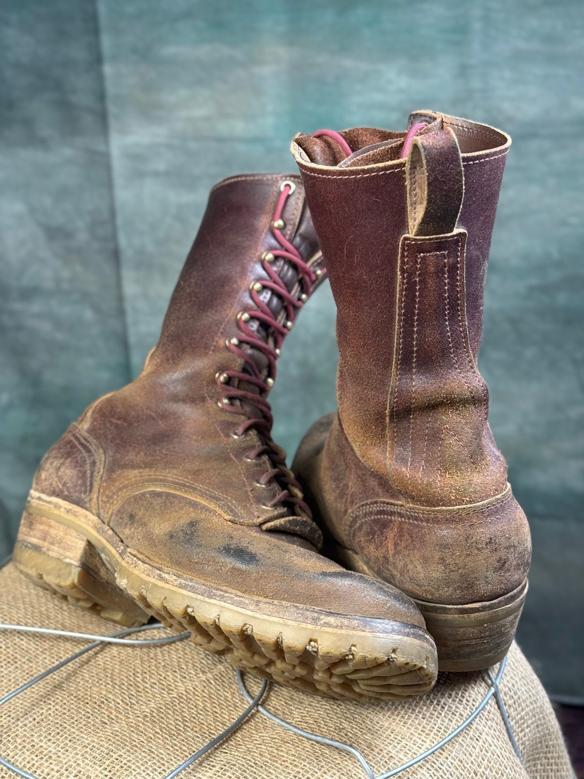 Photo by DocLineman on March 1, 2025 of the Nicks MTO in Horween Tan Waxed Flesh.