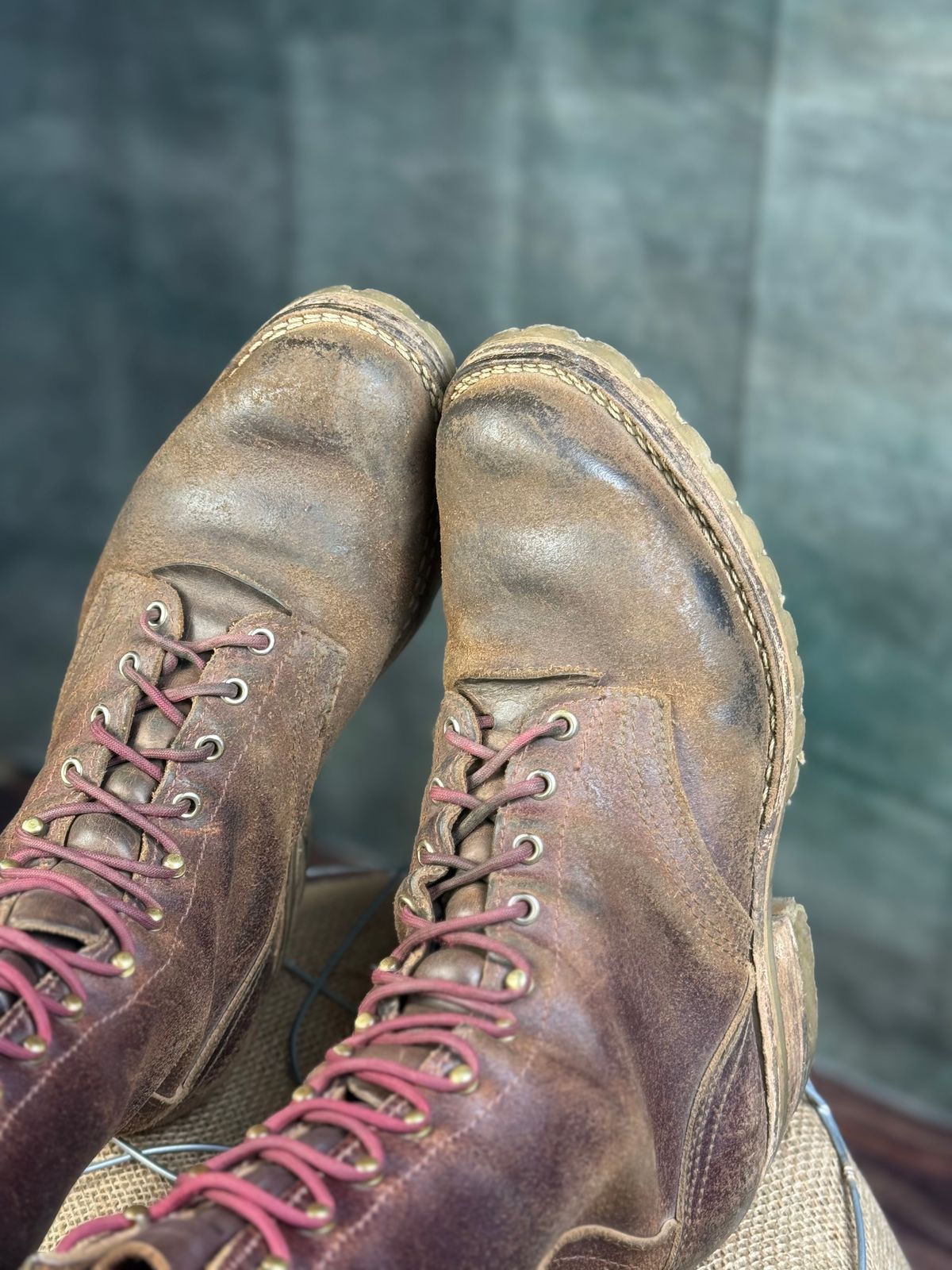 Photo by DocLineman on March 1, 2025 of the Nicks MTO in Horween Tan Waxed Flesh.