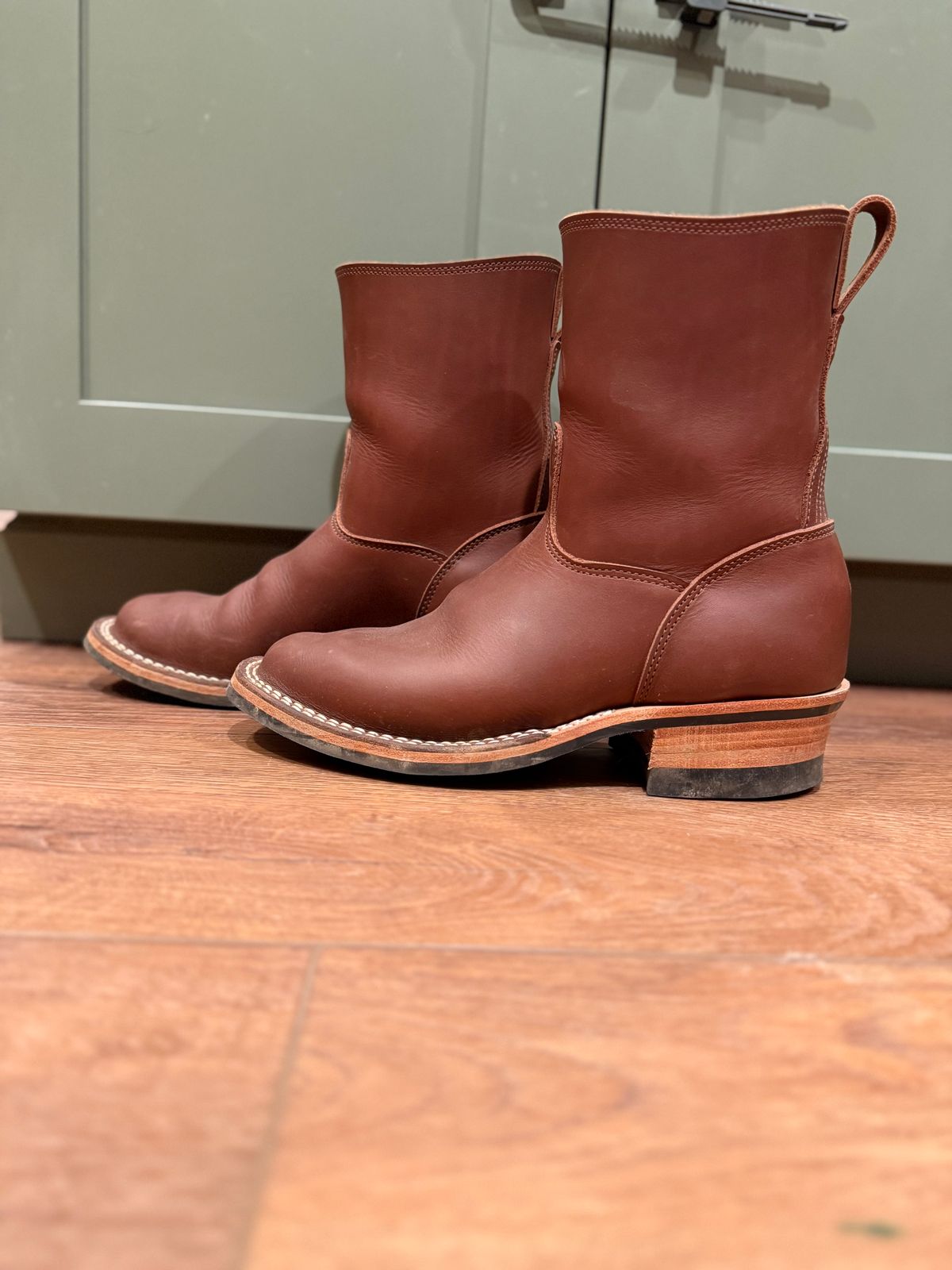 Photo by DocLineman on January 24, 2025 of the Nicks Wellington Chore in Seidel 1964 Brown.