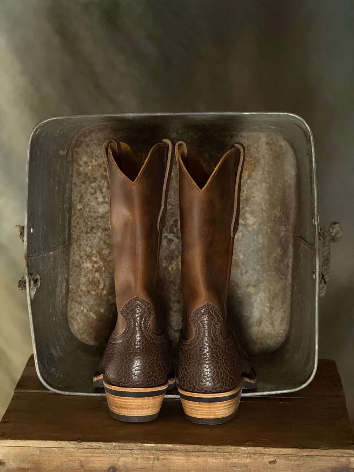 Photo by DocLineman on October 1, 2025 of the Nicks Palouse in Horween Orange Predator & Horween Walnut Bullhide.
