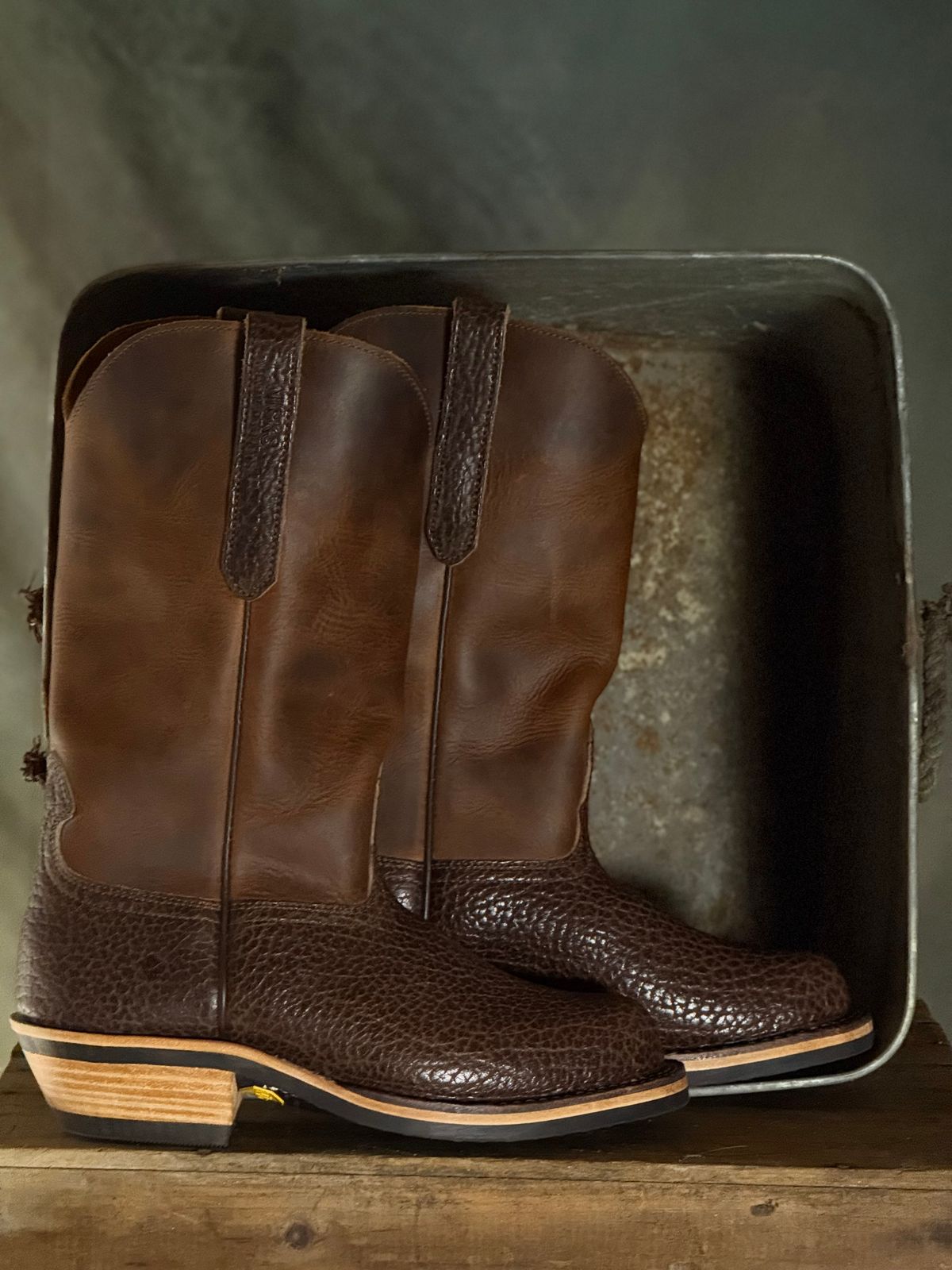Photo by DocLineman on October 1, 2025 of the Nicks Palouse in Horween Orange Predator & Horween Walnut Bullhide.