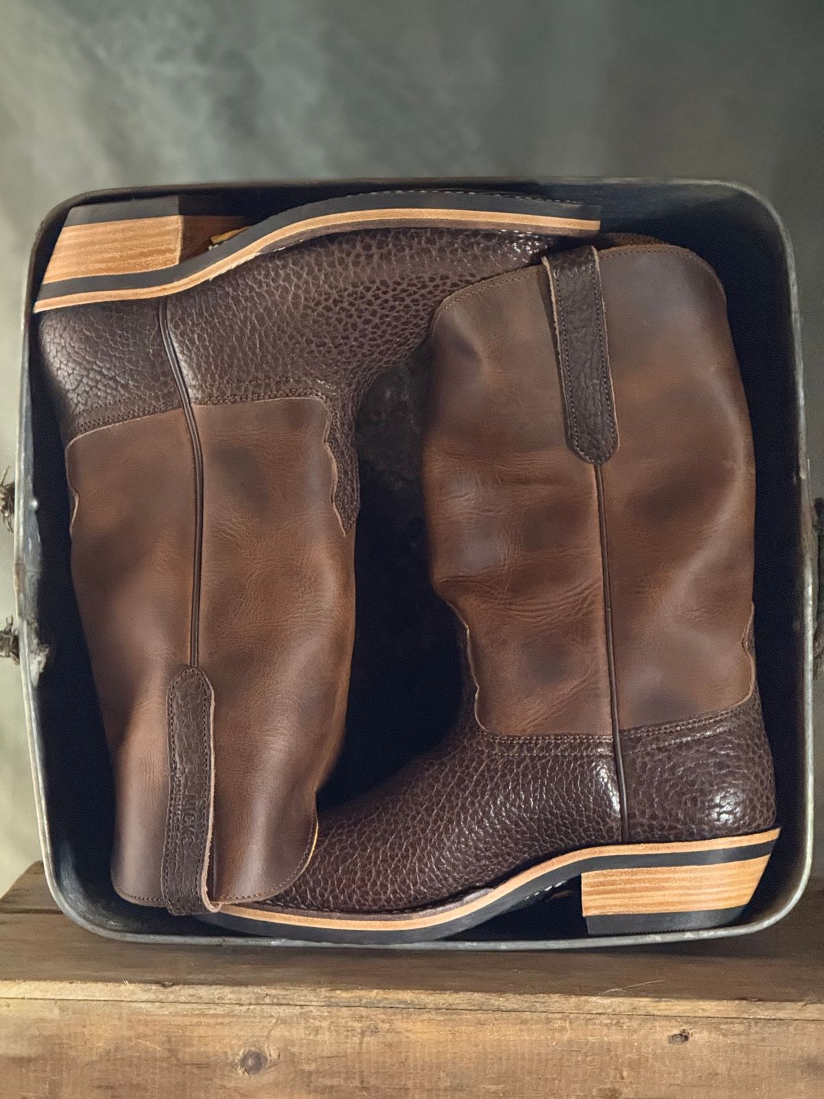 Photo by DocLineman on October 1, 2025 of the Nicks Palouse in Horween Orange Predator & Horween Walnut Bullhide.