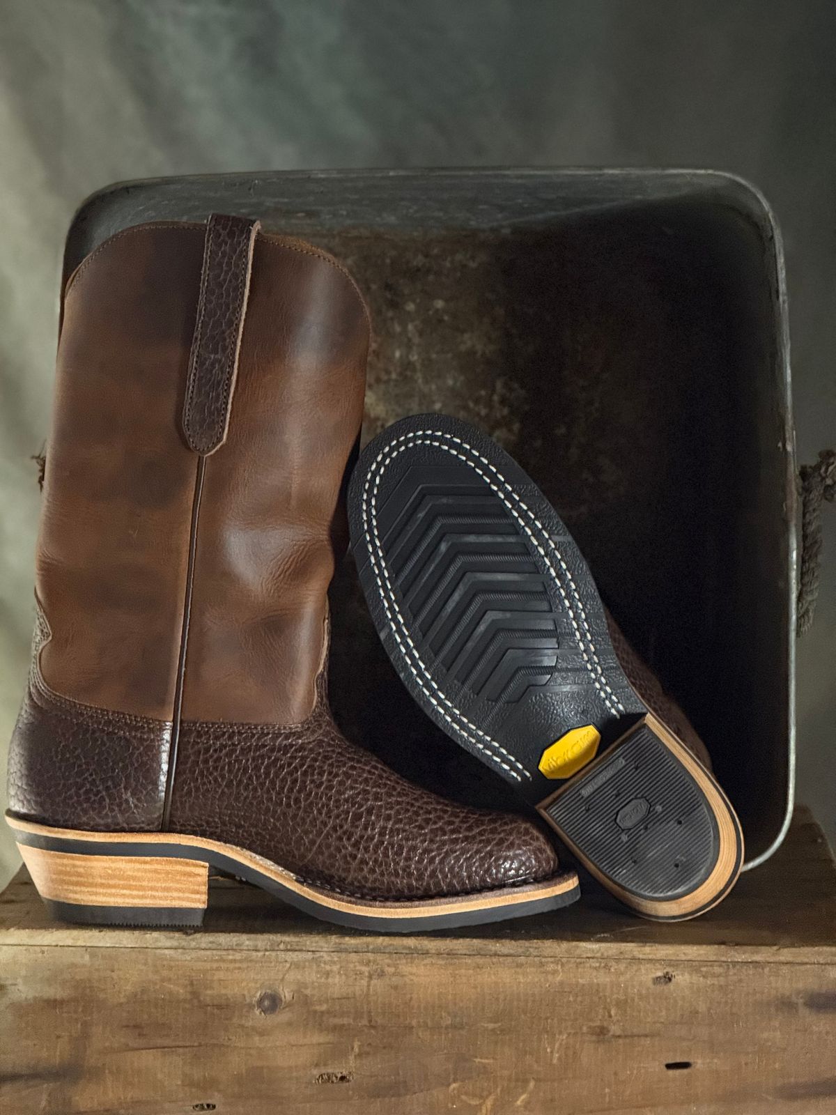 Photo by DocLineman on October 1, 2025 of the Nicks Palouse in Horween Orange Predator & Horween Walnut Bullhide.