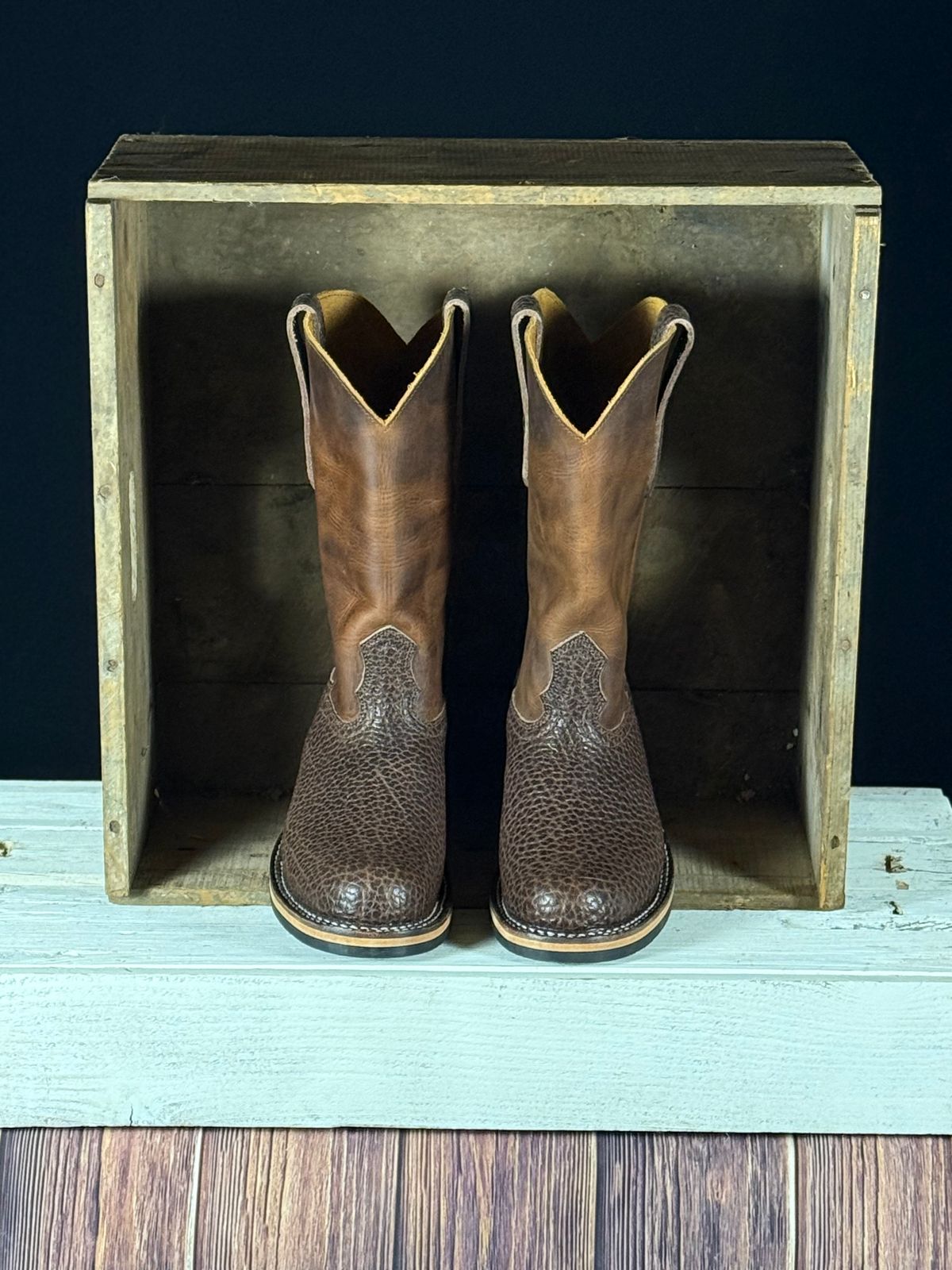 Photo by DocLineman on September 17, 2025 of the Nicks Palouse in Horween Orange Predator & Horween Walnut Bullhide.