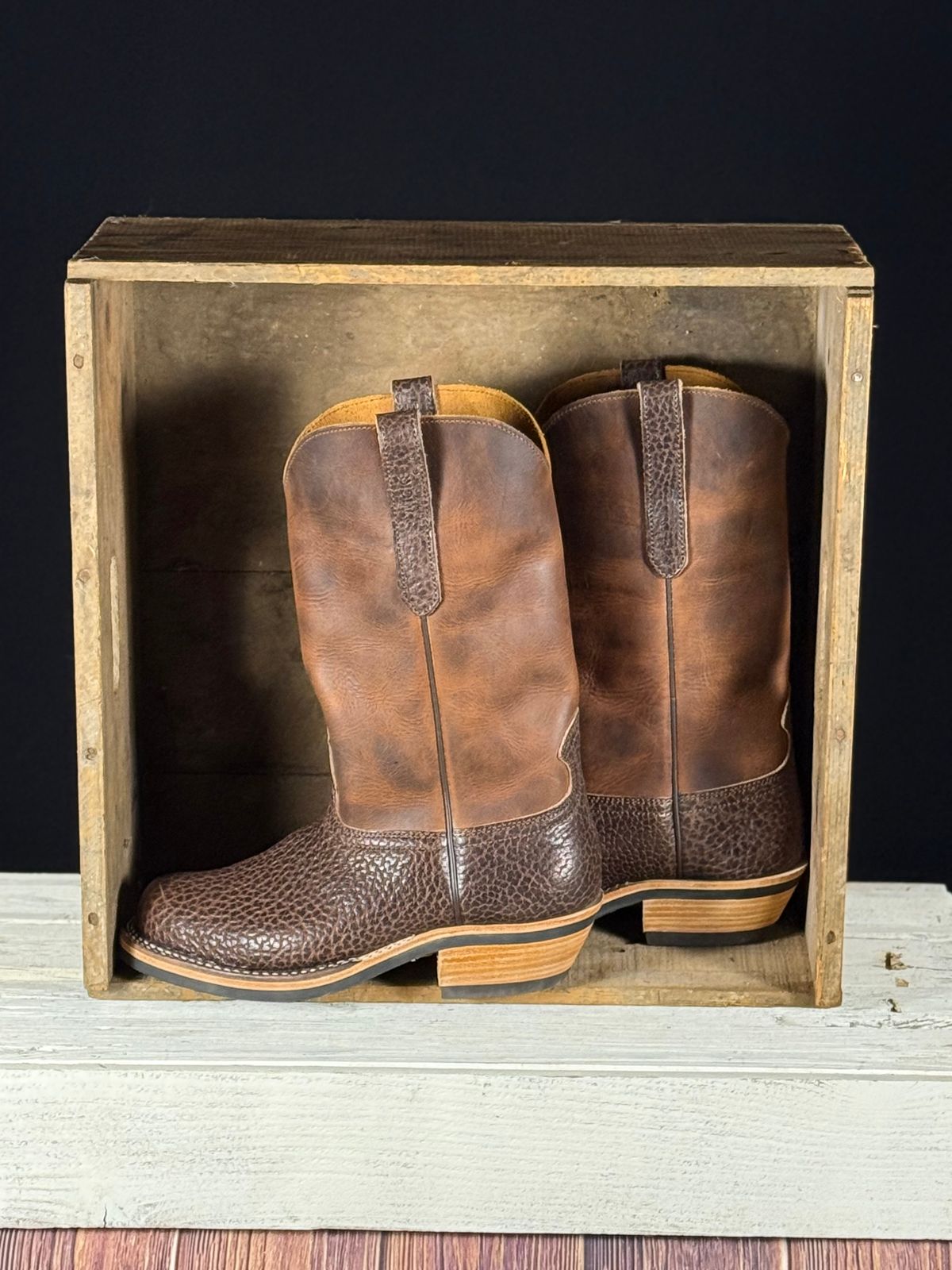 Photo by DocLineman on September 17, 2025 of the Nicks Palouse in Horween Orange Predator & Horween Walnut Bullhide.