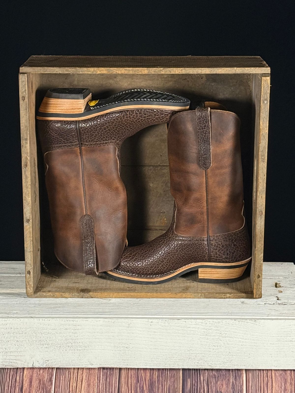 Photo by DocLineman on September 17, 2025 of the Nicks Palouse in Horween Orange Predator & Horween Walnut Bullhide.