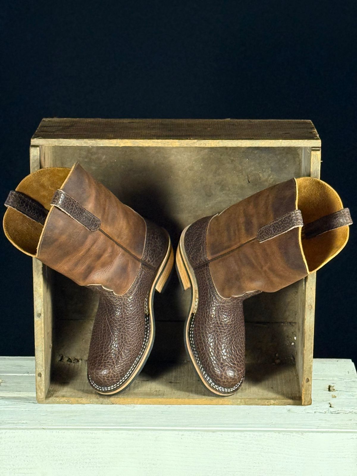 Photo by DocLineman on September 17, 2025 of the Nicks Palouse in Horween Orange Predator & Horween Walnut Bullhide.