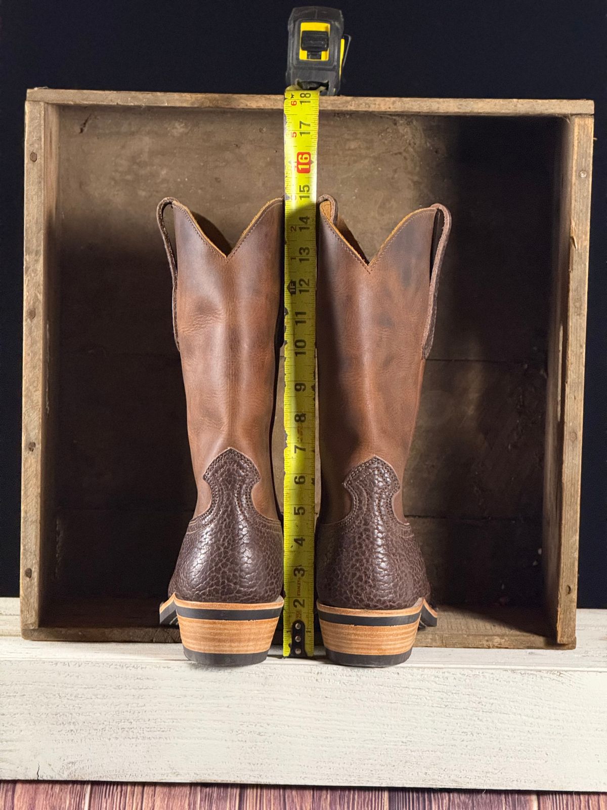 Photo by DocLineman on September 17, 2025 of the Nicks Palouse in Horween Orange Predator & Horween Walnut Bullhide.