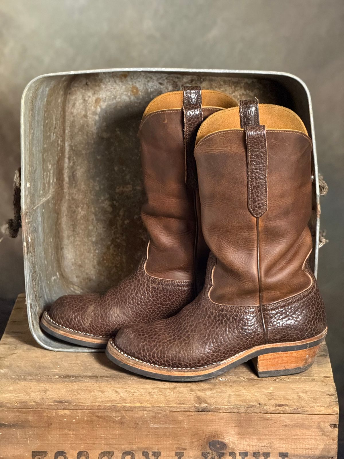 Photo by DocLineman on October 9, 2025 of the Nicks Palouse in Horween Orange Predator & Horween Walnut Bullhide.