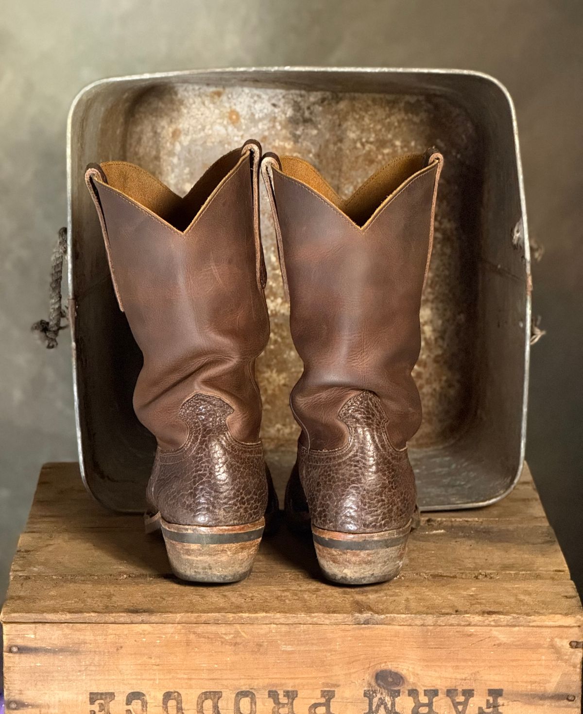 Photo by DocLineman on October 31, 2025 of the Nicks Palouse in Horween Orange Predator & Horween Walnut Bullhide.