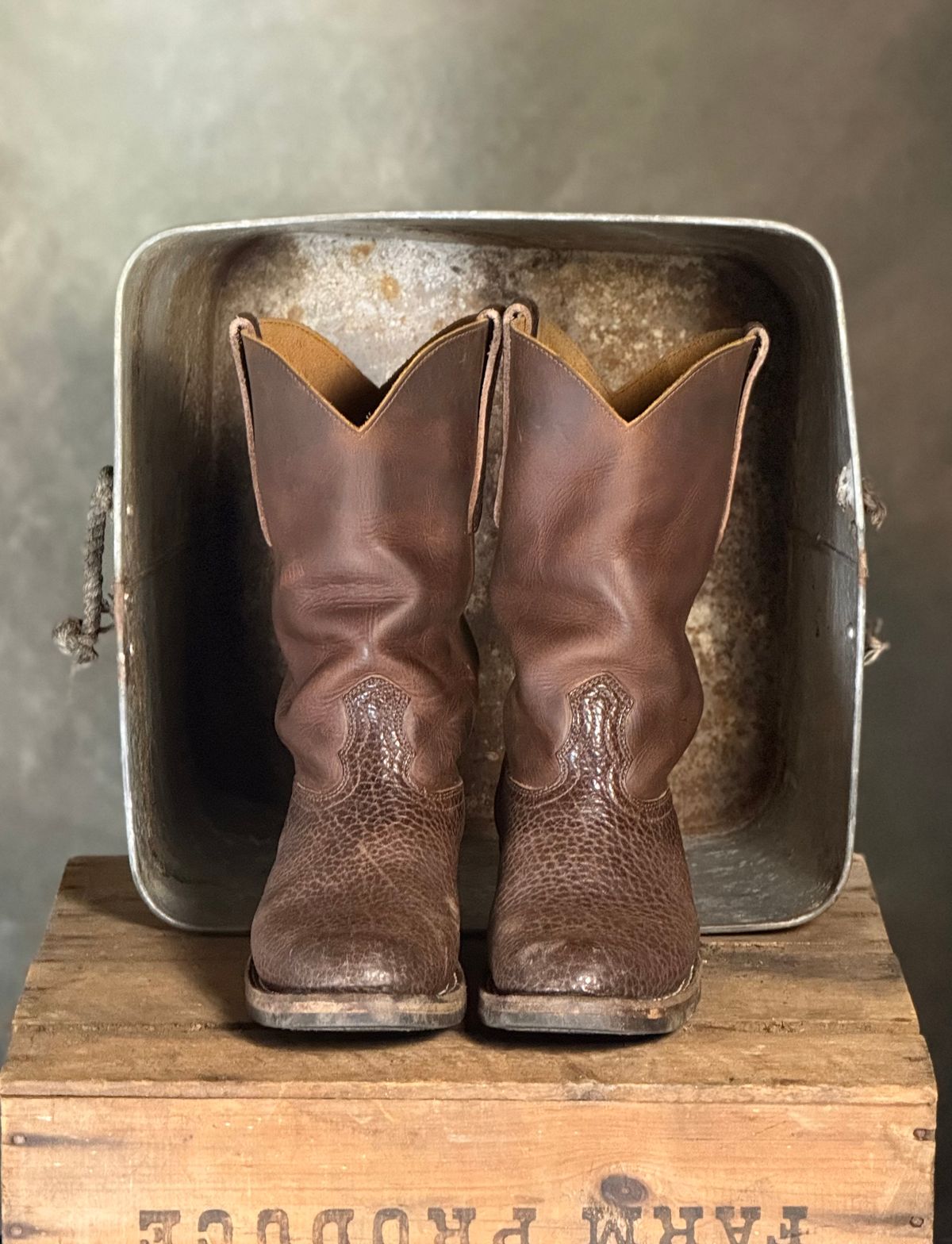 Photo by DocLineman on October 31, 2025 of the Nicks Palouse in Horween Orange Predator & Horween Walnut Bullhide.