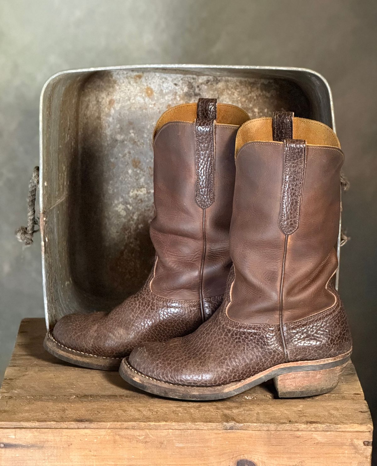 Photo by DocLineman on October 31, 2025 of the Nicks Palouse in Horween Orange Predator & Horween Walnut Bullhide.