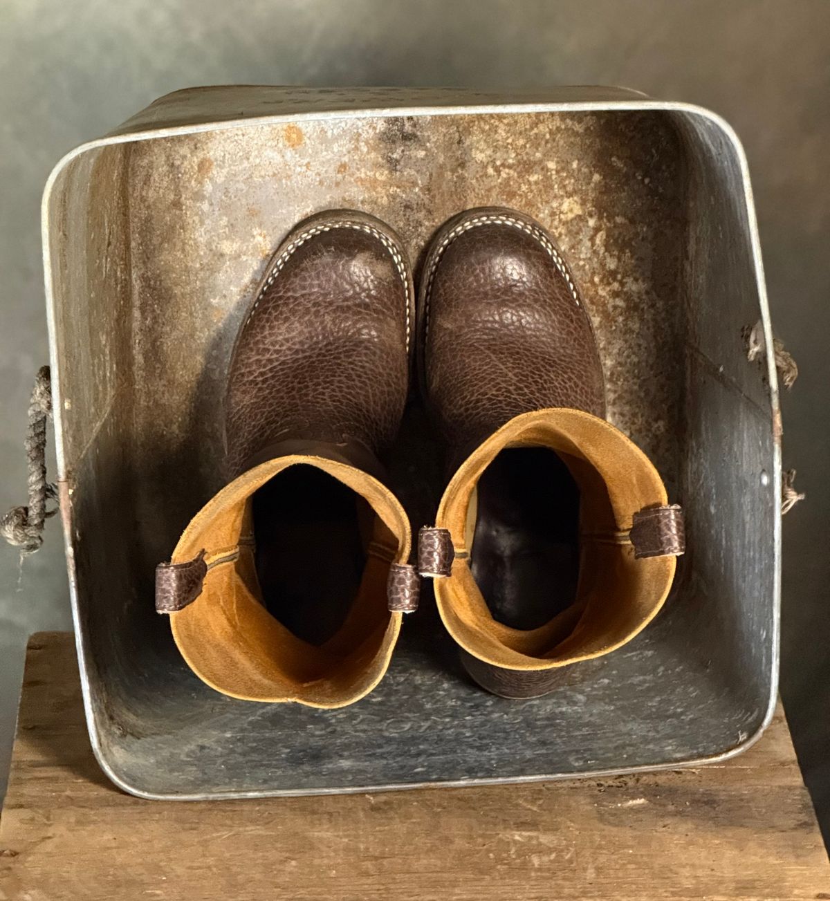 Photo by DocLineman on October 31, 2025 of the Nicks Palouse in Horween Orange Predator & Horween Walnut Bullhide.