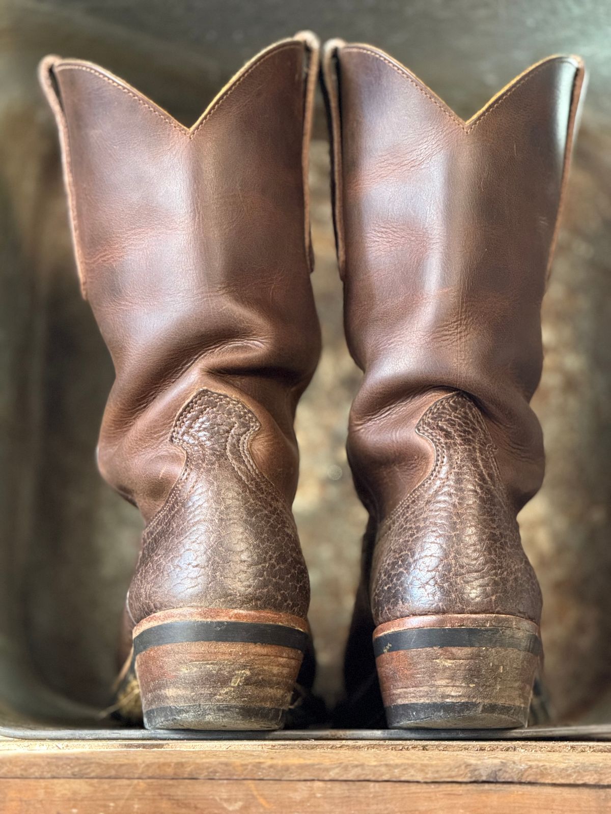 Photo by DocLineman on December 1, 2025 of the Nicks Palouse in Horween Orange Predator & Horween Walnut Bullhide.