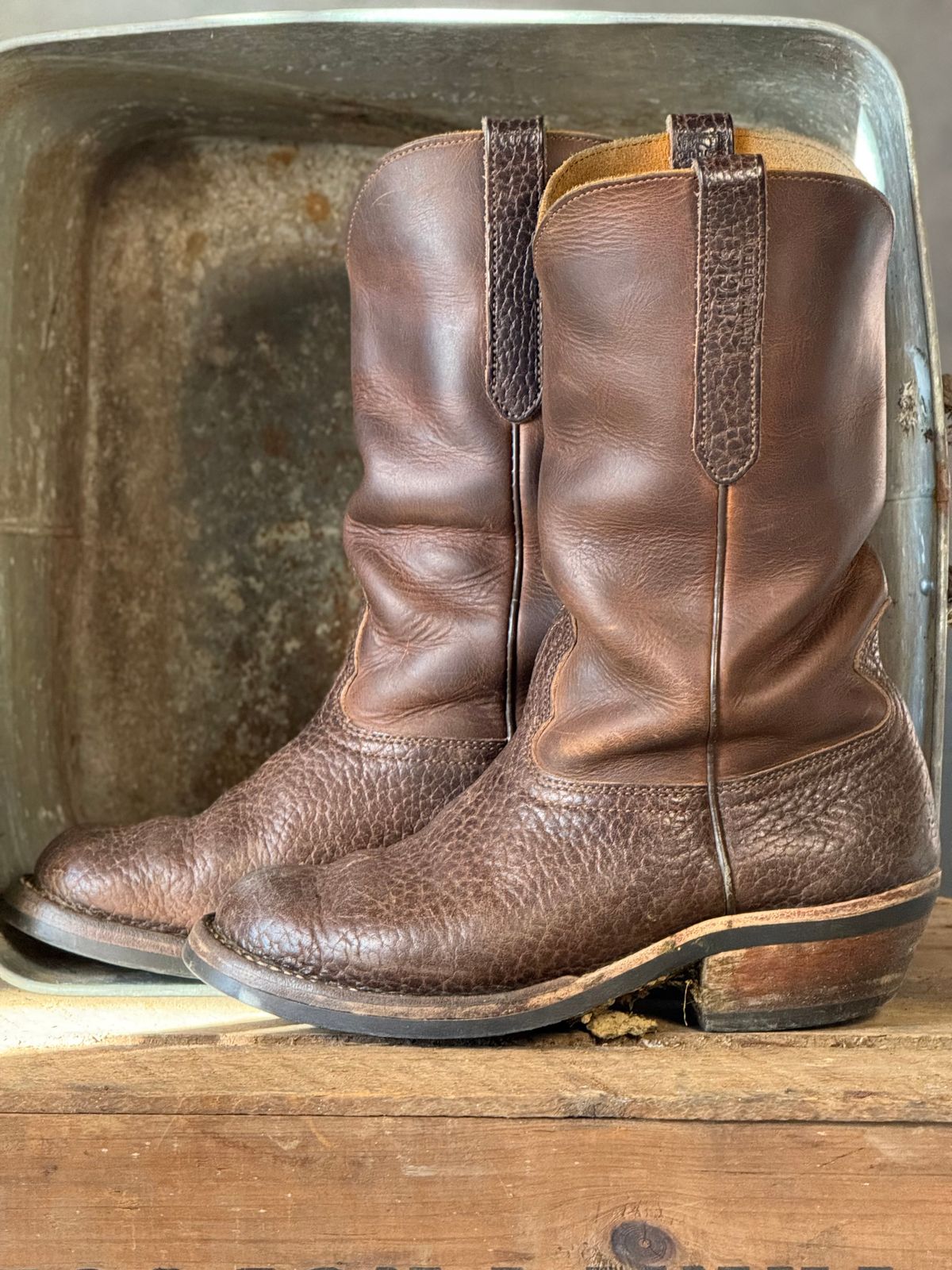 Photo by DocLineman on December 1, 2025 of the Nicks Palouse in Horween Orange Predator & Horween Walnut Bullhide.