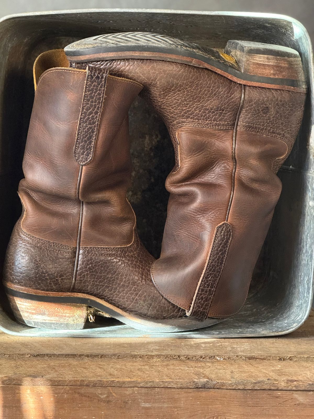 Photo by DocLineman on December 1, 2025 of the Nicks Palouse in Horween Orange Predator & Horween Walnut Bullhide.