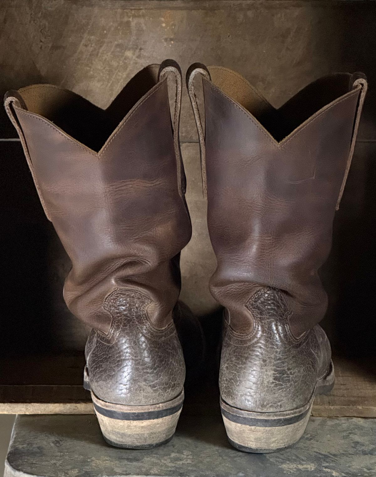 Photo by DocLineman on January 2, 2026 of the Nicks Palouse in Horween Orange Predator & Horween Walnut Bullhide.