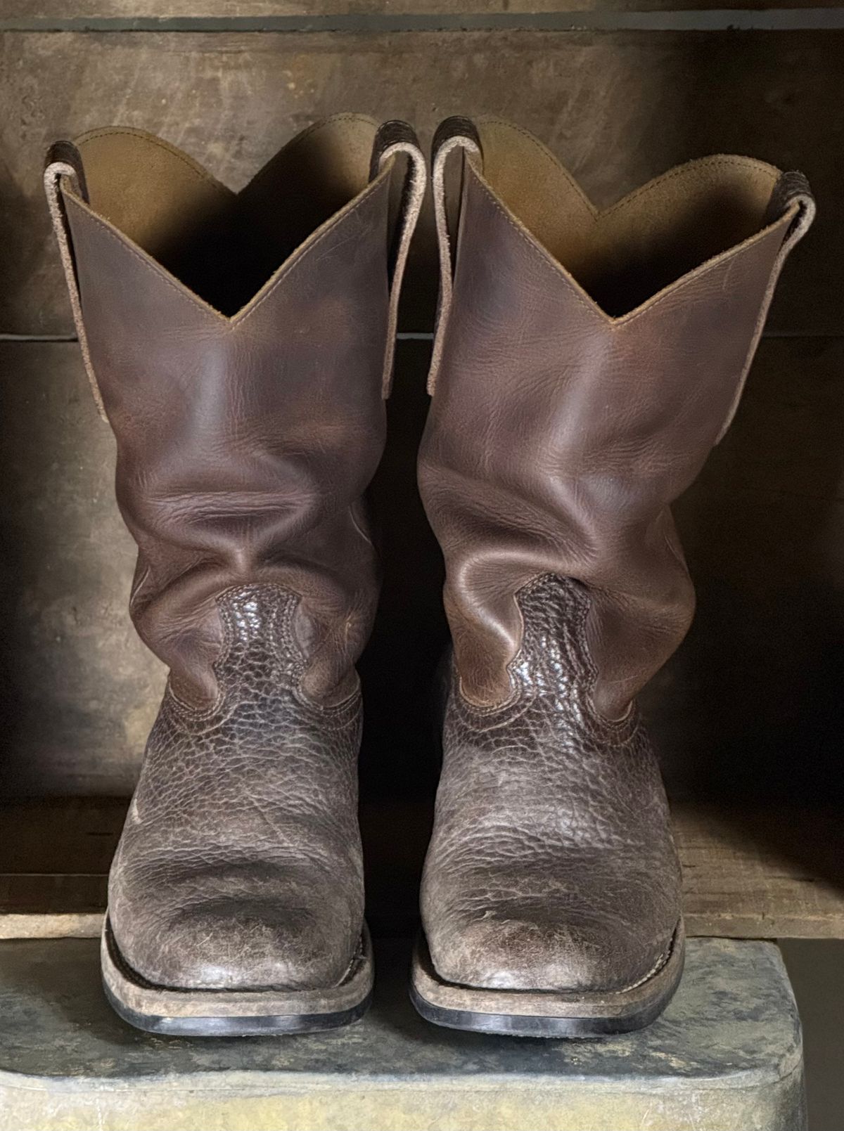 Photo by DocLineman on January 2, 2026 of the Nicks Palouse in Horween Orange Predator & Horween Walnut Bullhide.