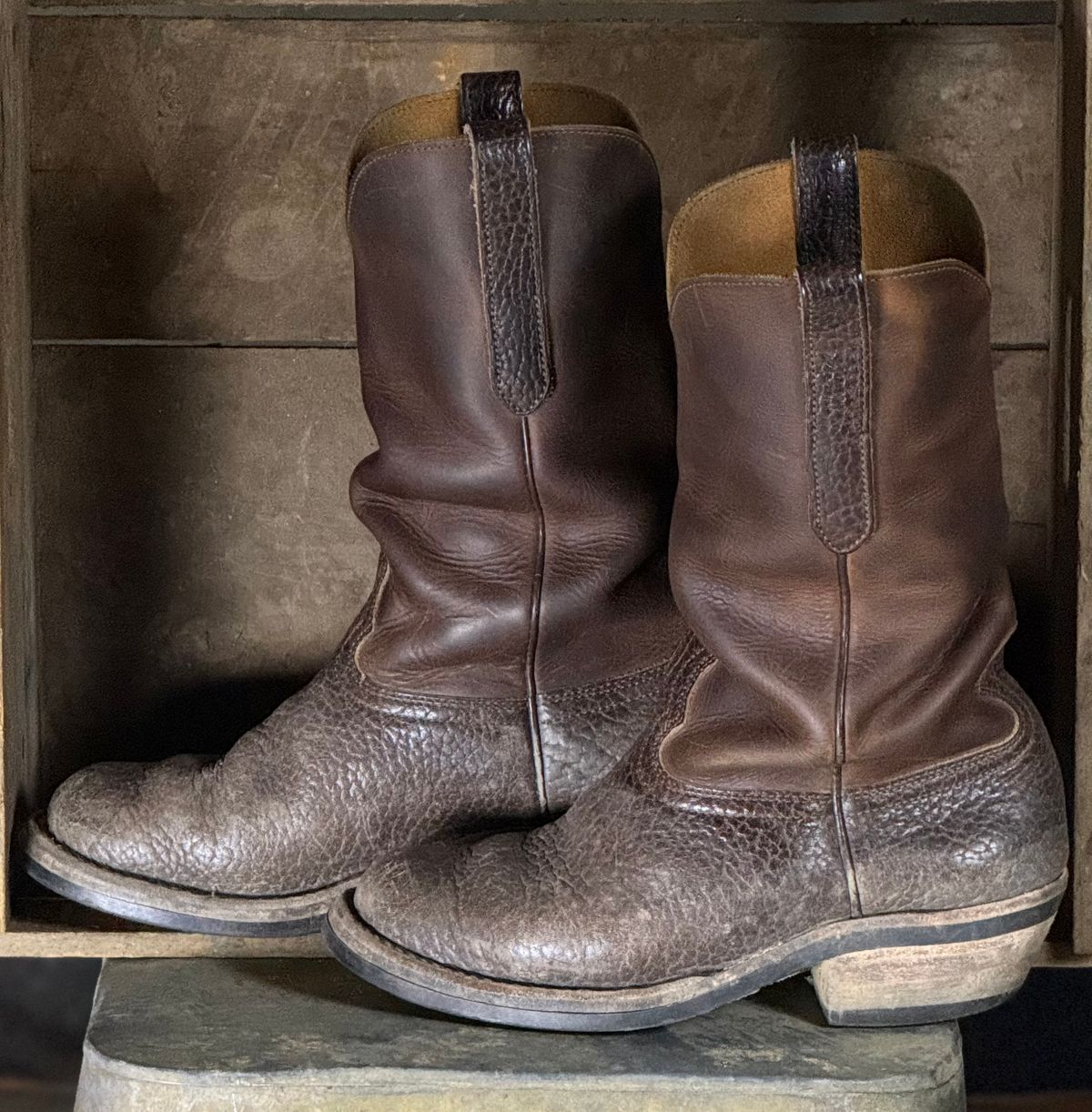 Photo by DocLineman on January 2, 2026 of the Nicks Palouse in Horween Orange Predator & Horween Walnut Bullhide.