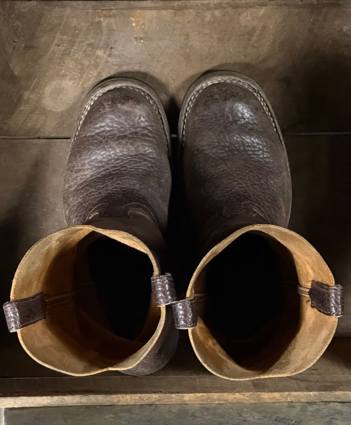 Photo by DocLineman on January 2, 2026 of the Nicks Palouse in Horween Orange Predator & Horween Walnut Bullhide.