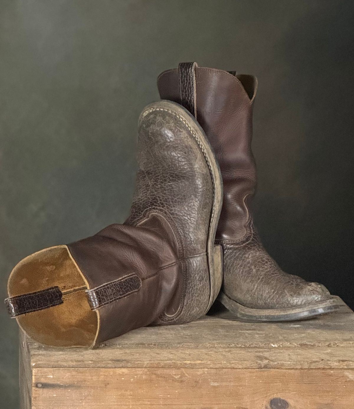 Photo by DocLineman on January 25, 2026 of the Nicks Palouse in Horween Orange Predator & Horween Walnut Bullhide.