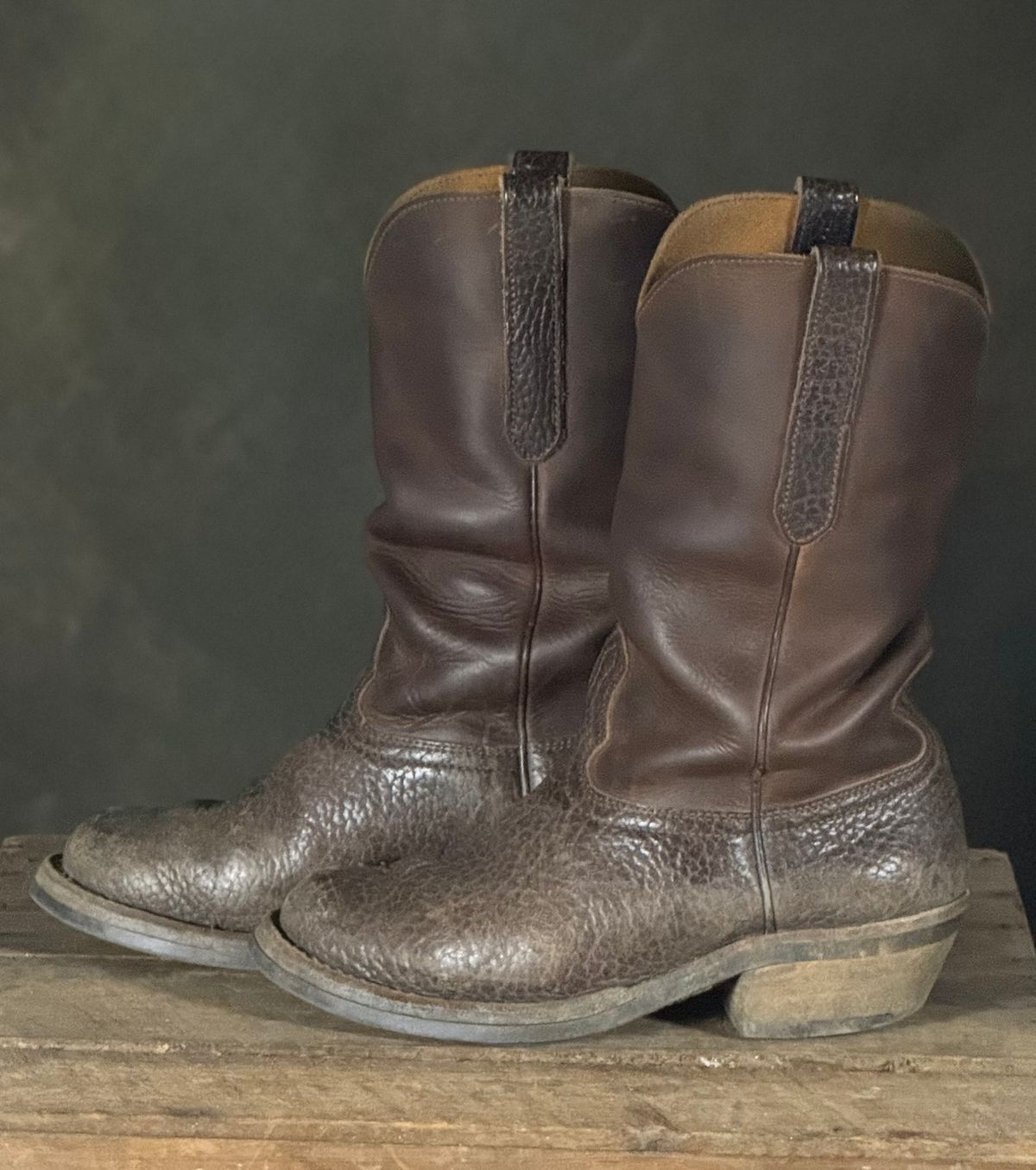 Photo by DocLineman on January 25, 2026 of the Nicks Palouse in Horween Orange Predator & Horween Walnut Bullhide.