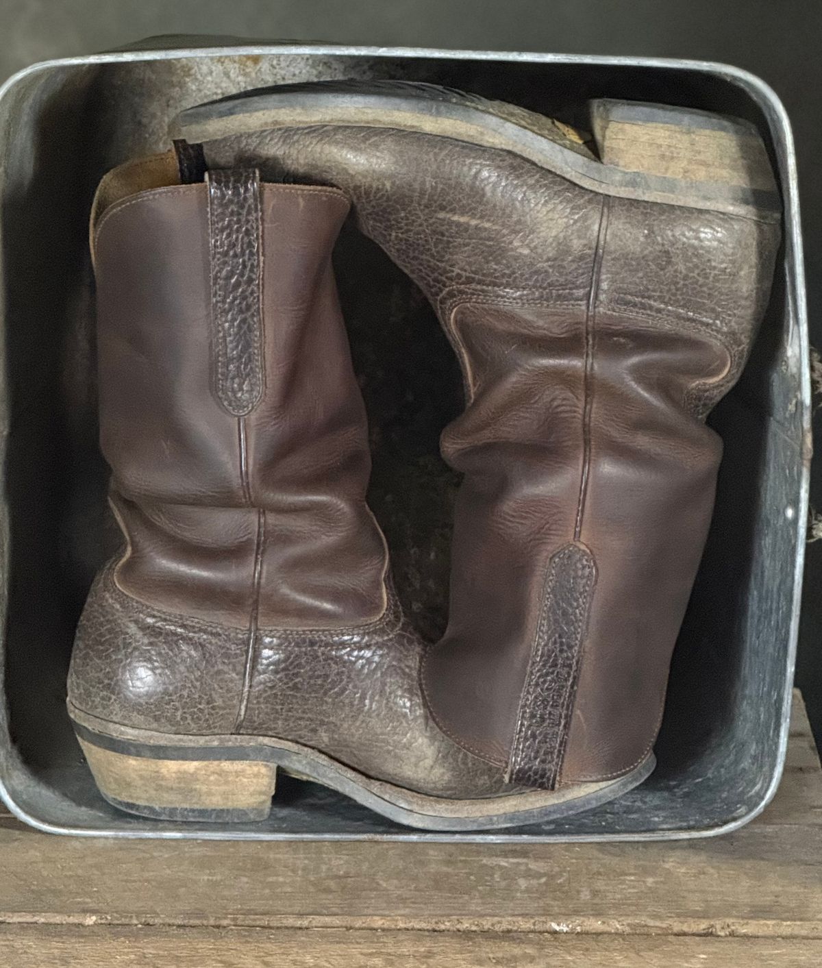 Photo by DocLineman on January 25, 2026 of the Nicks Palouse in Horween Orange Predator & Horween Walnut Bullhide.