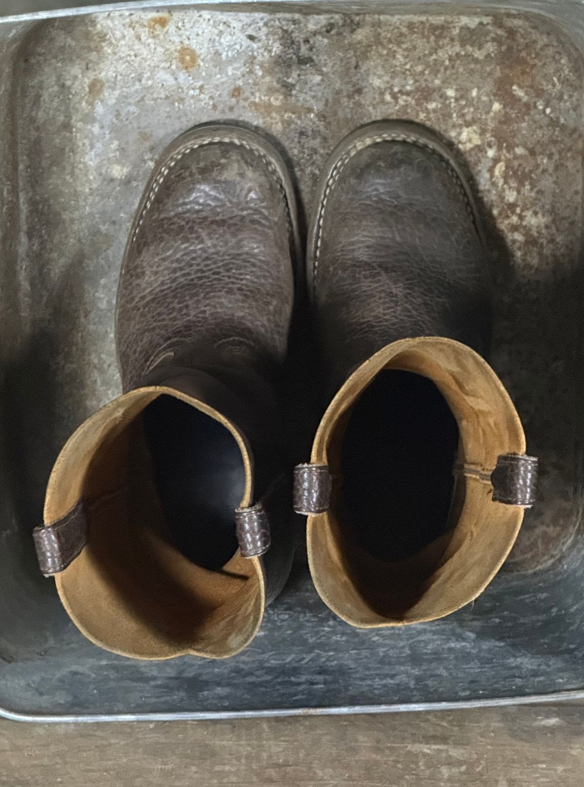 Photo by DocLineman on January 25, 2026 of the Nicks Palouse in Horween Orange Predator & Horween Walnut Bullhide.