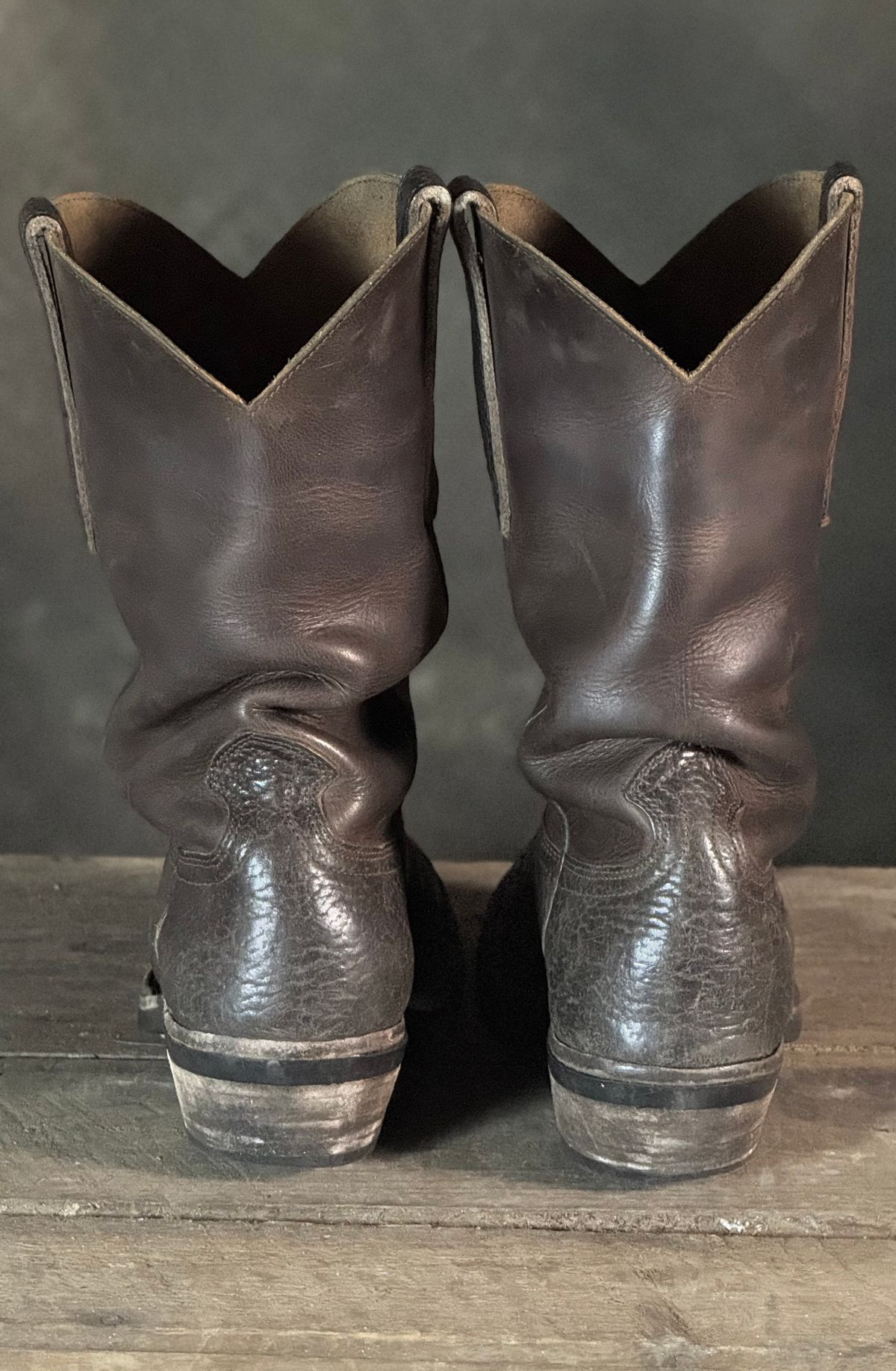 Photo by DocLineman on March 1, 2026 of the Nicks Palouse in Horween Orange Predator & Horween Walnut Bullhide.