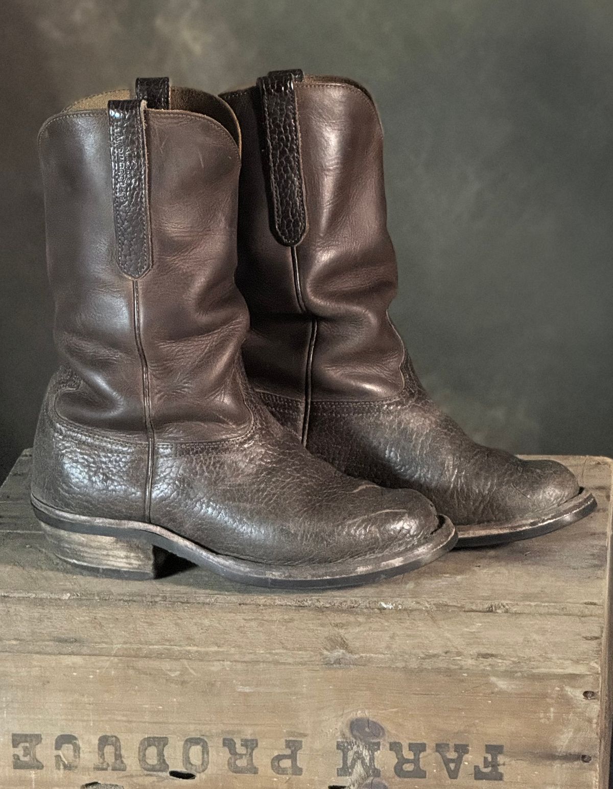 Photo by DocLineman on March 1, 2026 of the Nicks Palouse in Horween Orange Predator & Horween Walnut Bullhide.