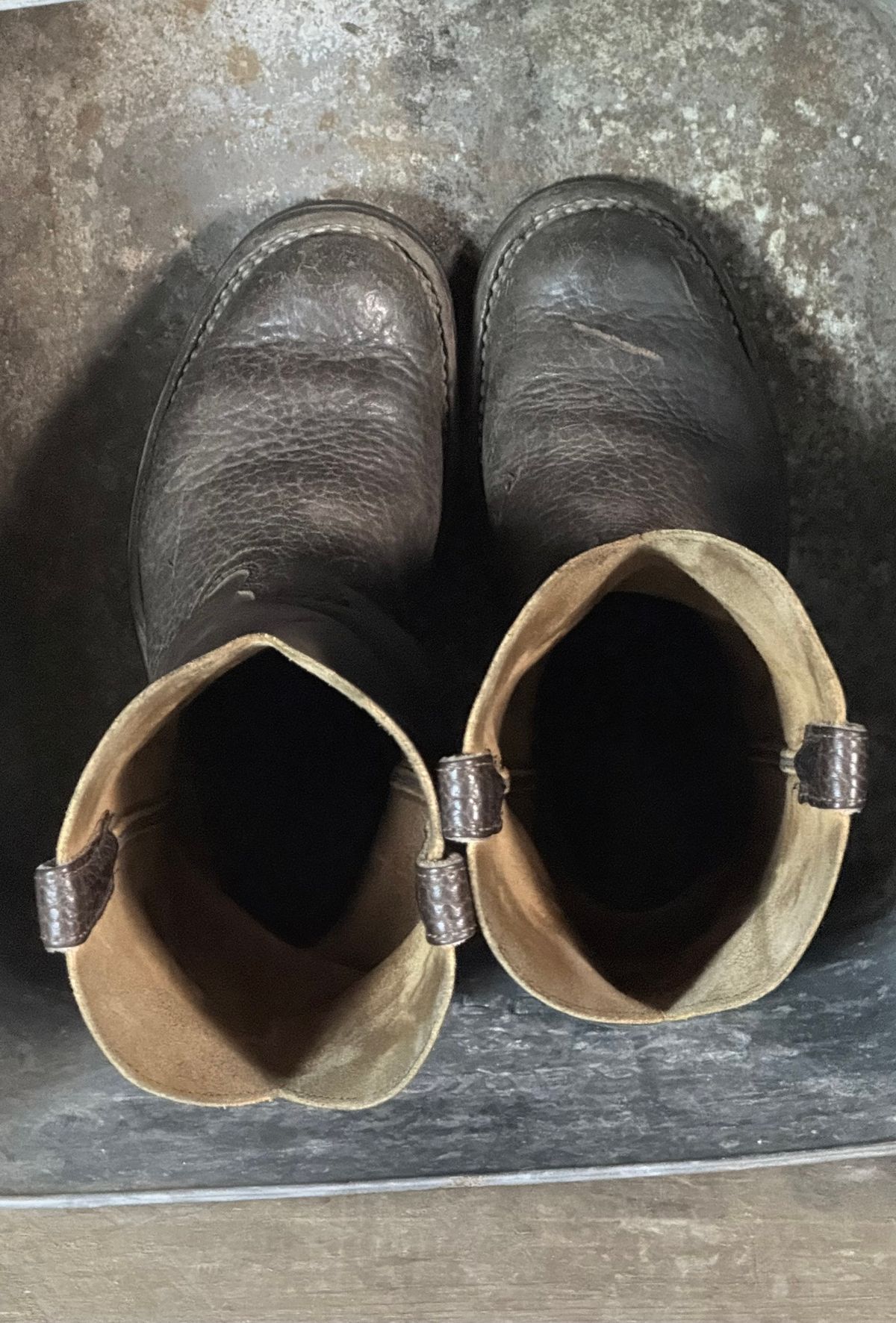 Photo by DocLineman on March 1, 2026 of the Nicks Palouse in Horween Orange Predator & Horween Walnut Bullhide.