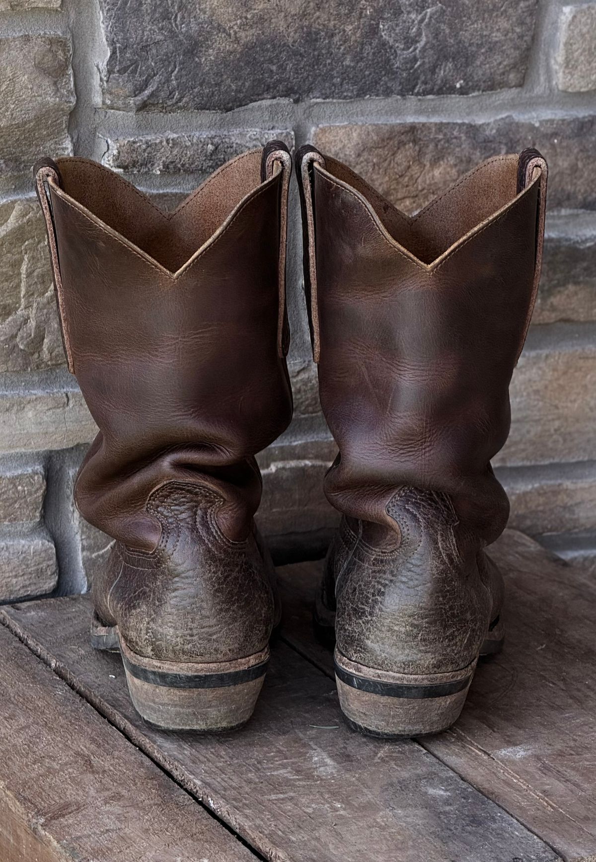 Photo by DocLineman on March 31, 2026 of the Nicks Palouse in Horween Orange Predator & Horween Walnut Bullhide.