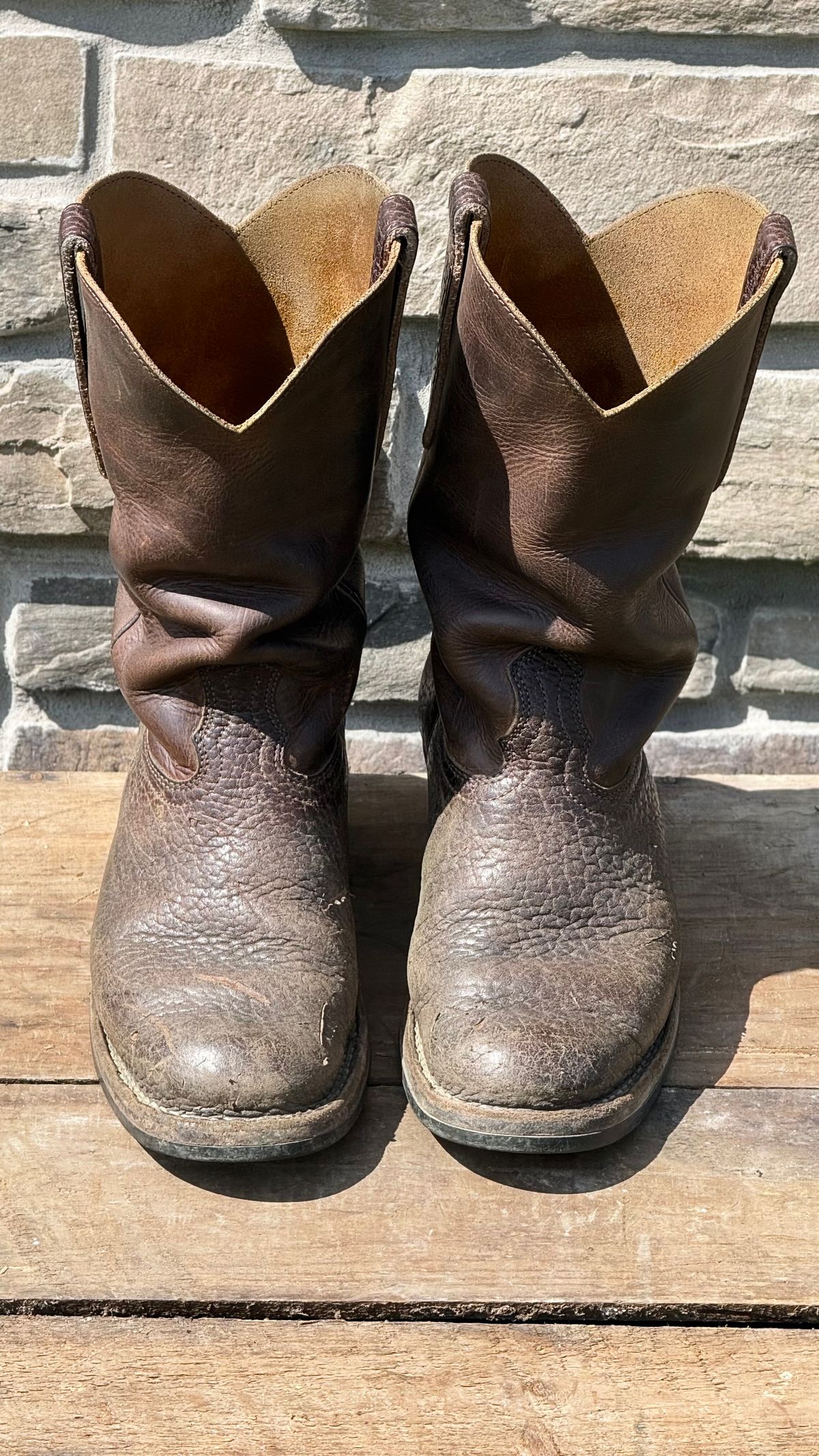 Photo by DocLineman on March 31, 2026 of the Nicks Palouse in Horween Orange Predator & Horween Walnut Bullhide.
