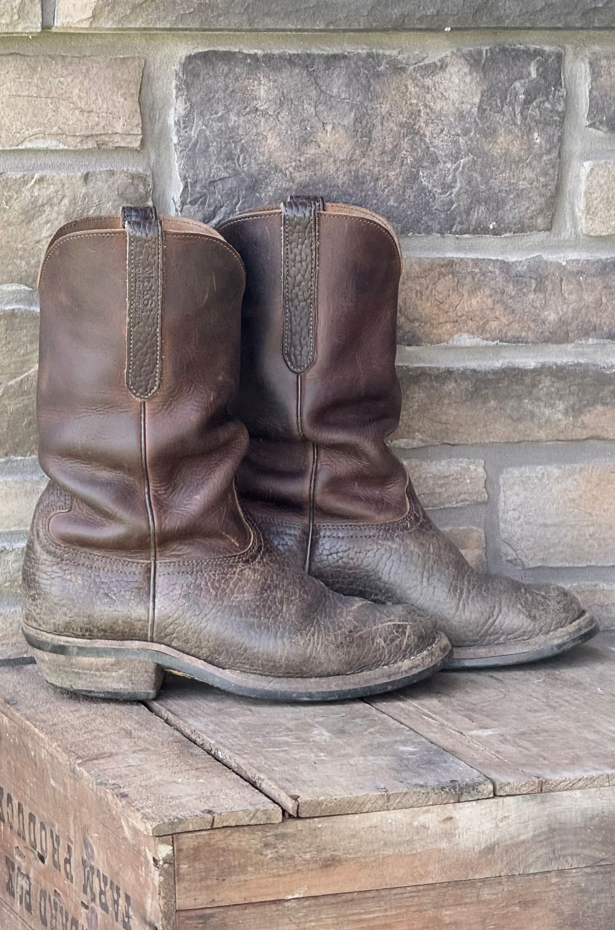 Photo by DocLineman on March 31, 2026 of the Nicks Palouse in Horween Orange Predator & Horween Walnut Bullhide.