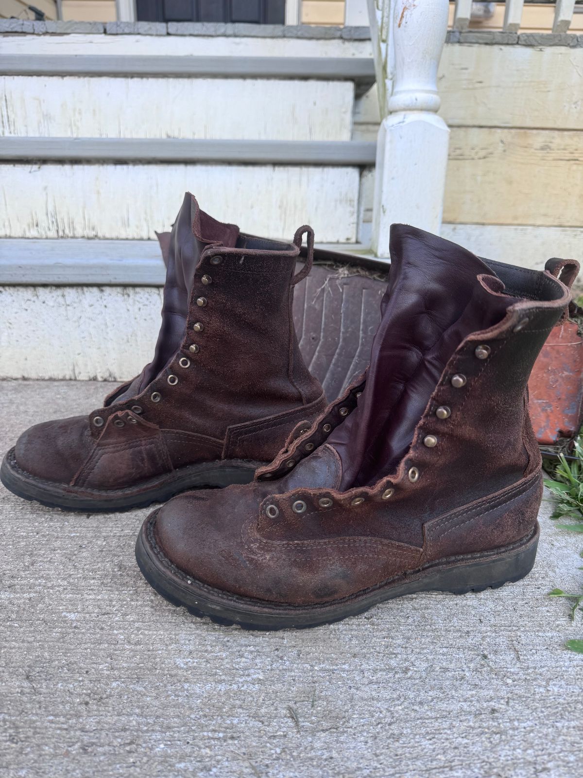 Photo by DocLineman on July 4, 2024 of the Nicks x Rose Anvil ND3 in Horween Brown Waxed Flesh & Seidel 1964 Brown.