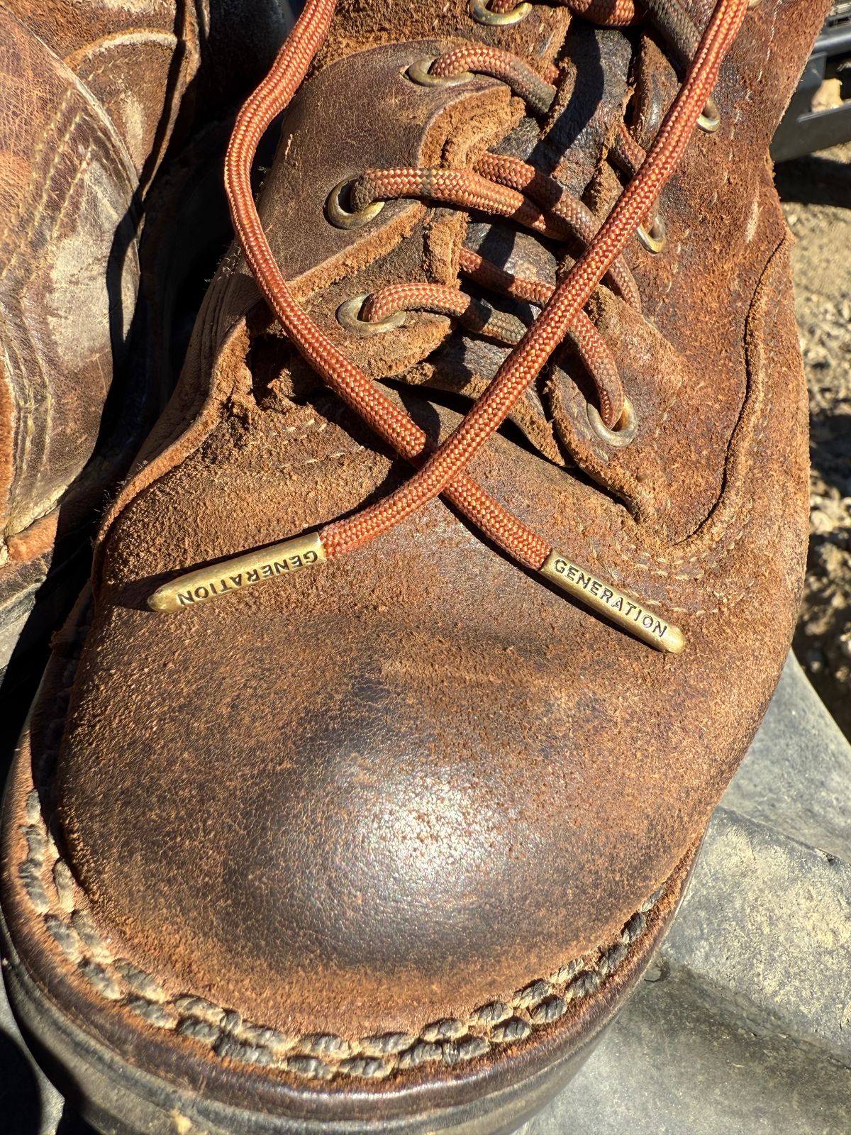 Photo by DocLineman on November 8, 2024 of the Nicks x Rose Anvil ND3 in Horween Brown Waxed Flesh & Seidel 1964 Brown.