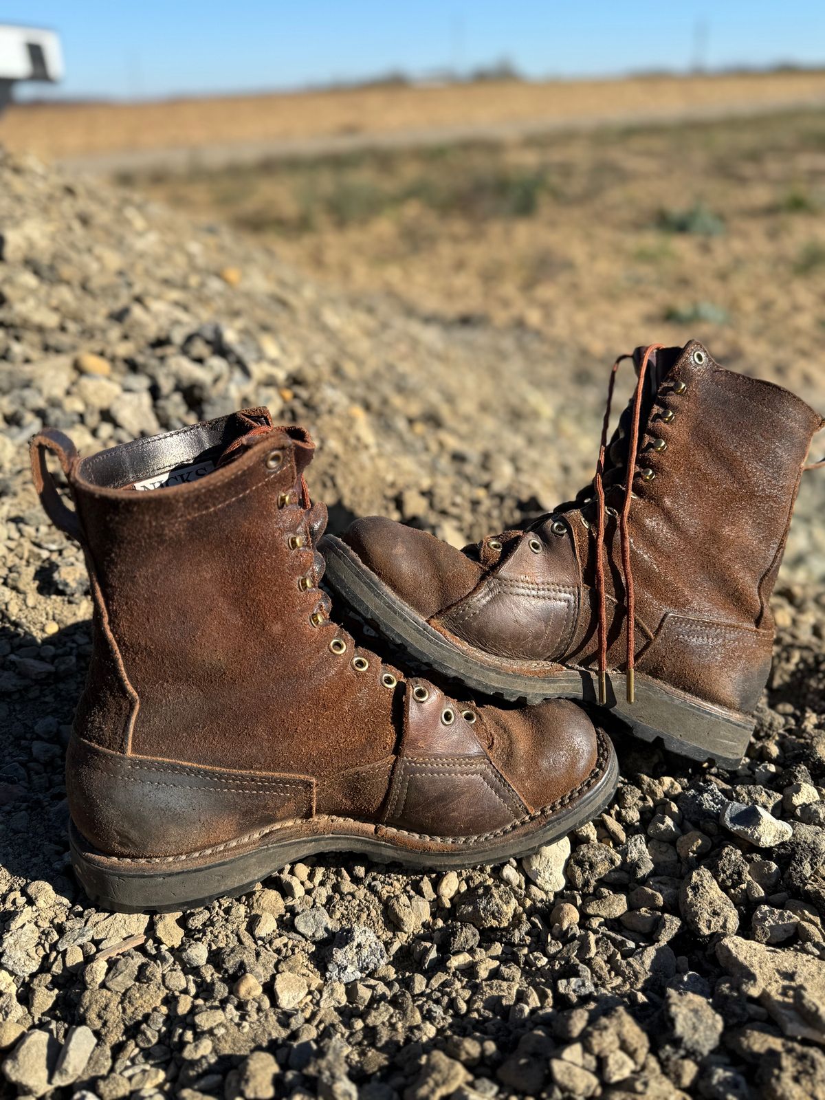 Photo by DocLineman on November 8, 2024 of the Nicks x Rose Anvil ND3 in Horween Brown Waxed Flesh & Seidel 1964 Brown.